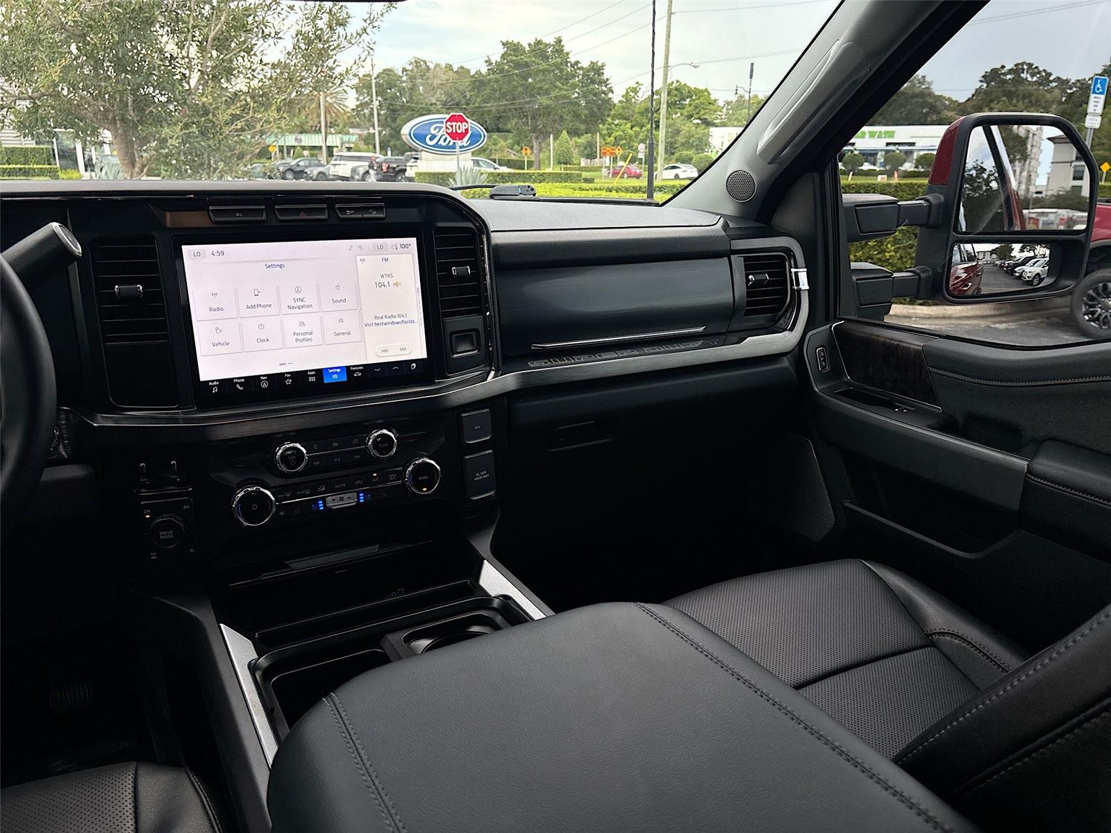 2023 Ford Super Duty F-250 SRW LARIAT