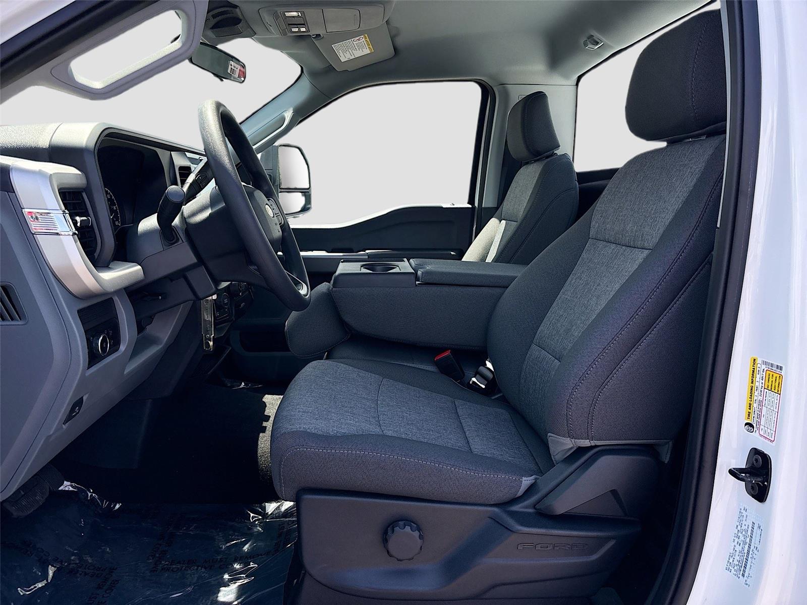 2025 Ford Super Duty F-350 SRW XL