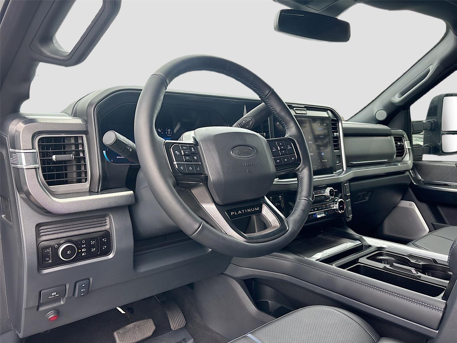 2025 Ford Super Duty F-250 SRW Platinum