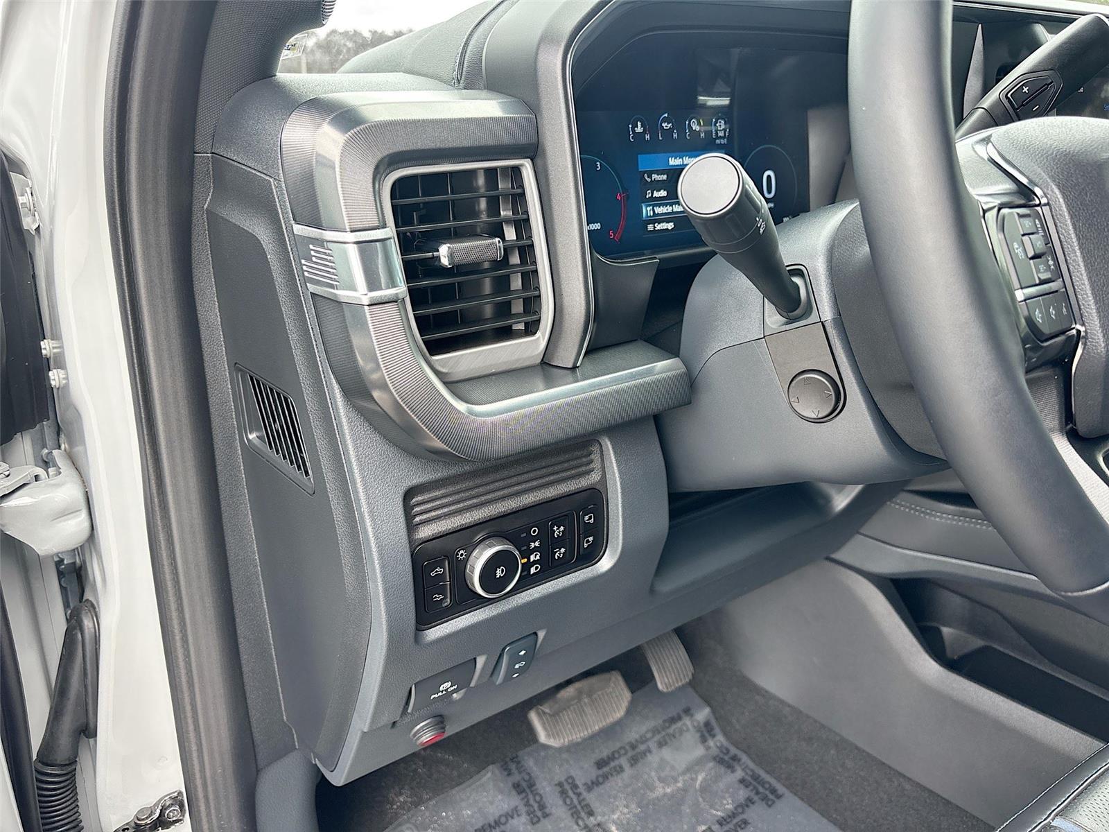 2025 Ford Super Duty F-250 SRW Platinum