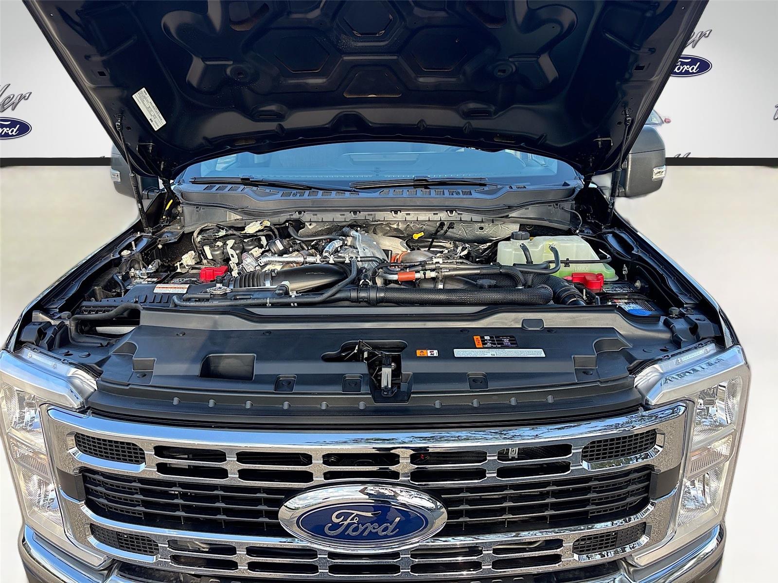 2026 Ford Super Duty F-350 SRW XLT