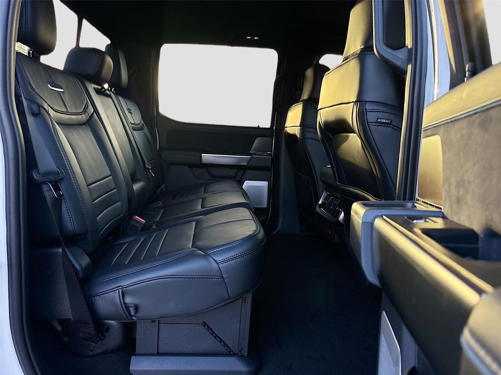 2026 Ford Super Duty F-350 SRW Platinum