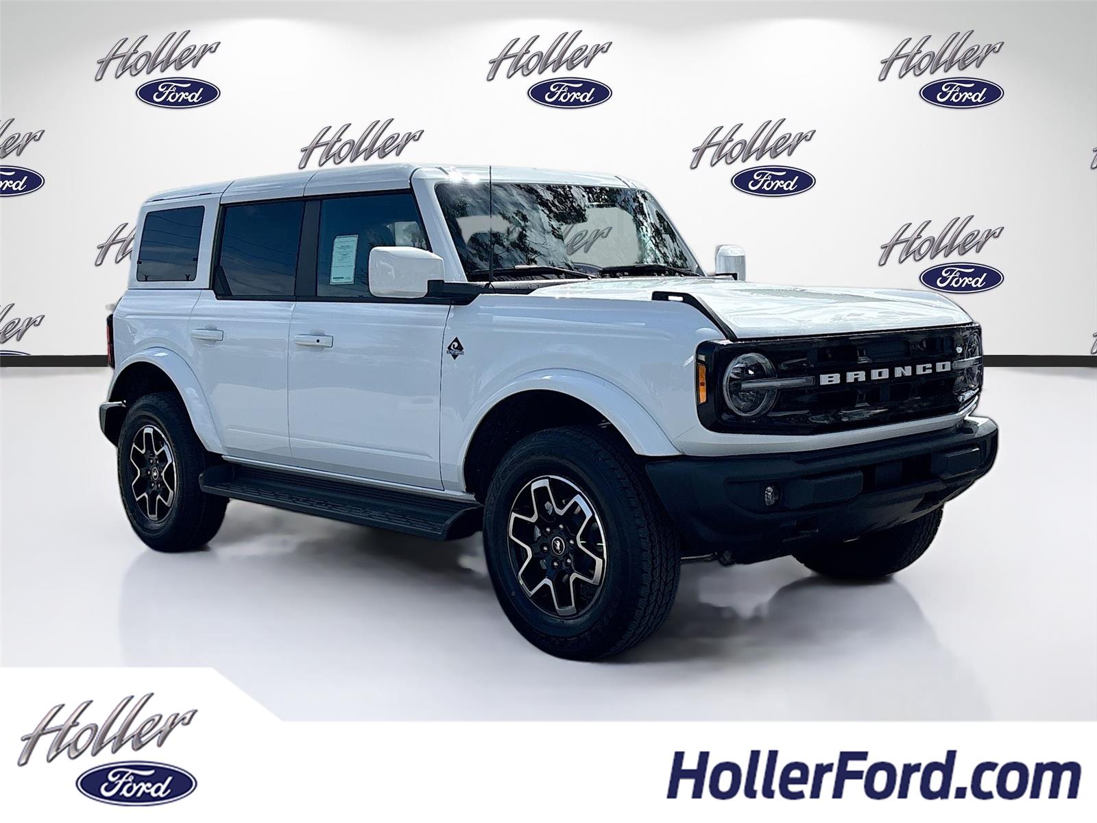 2025 Ford Bronco 4-Door Outer Banks's photo