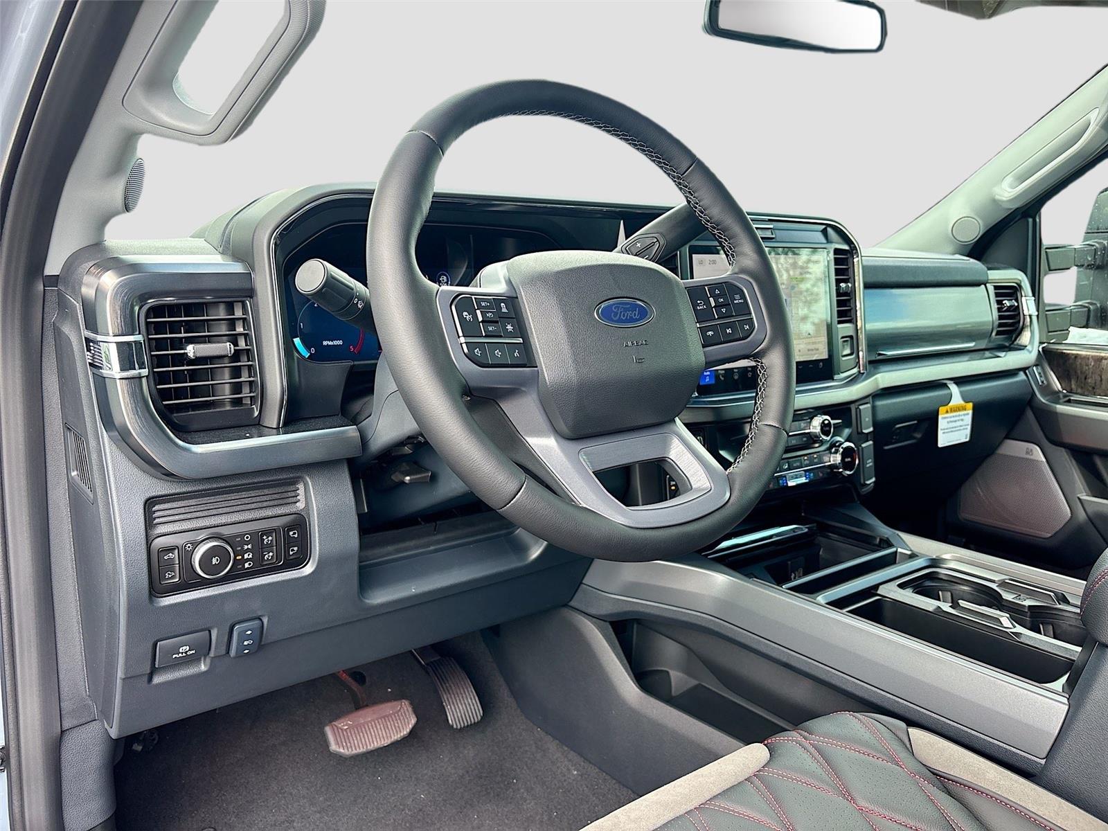 2026 Ford Super Duty F-250 SRW LARIAT Black Widow