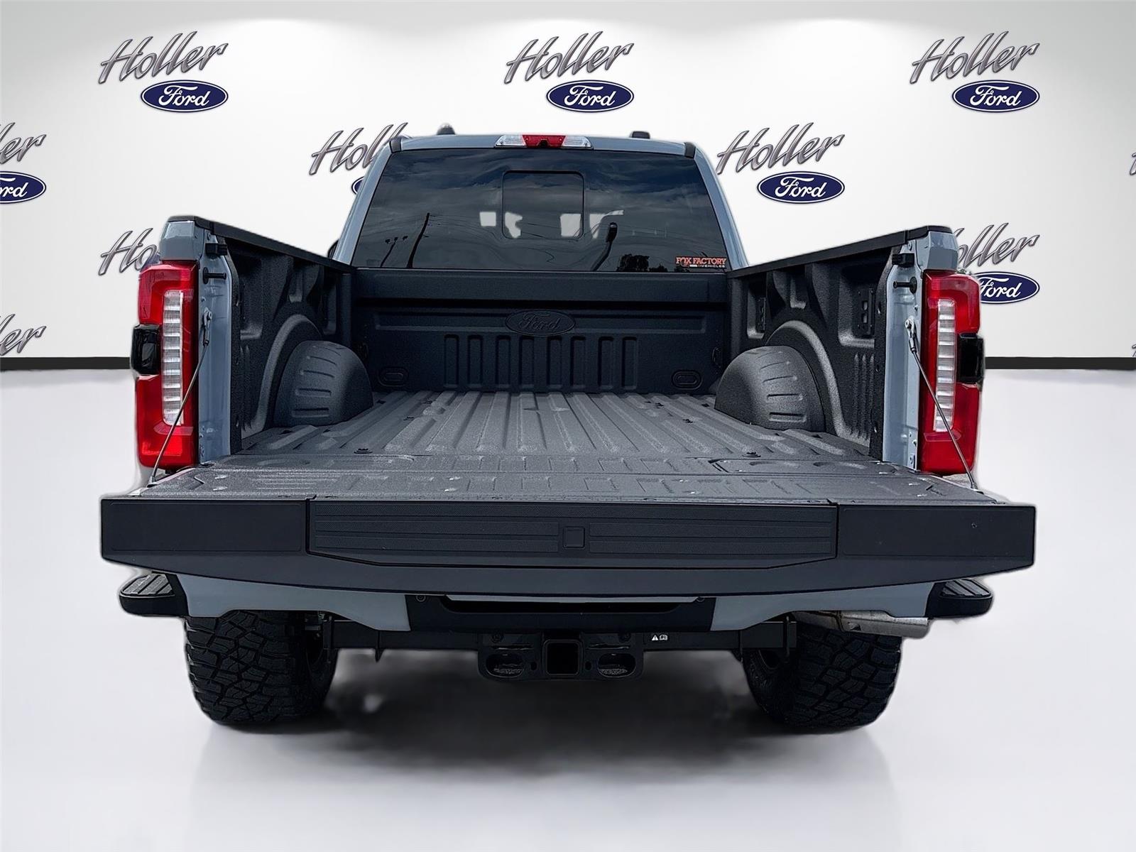 2026 Ford Super Duty F-250 SRW LARIAT Black Widow