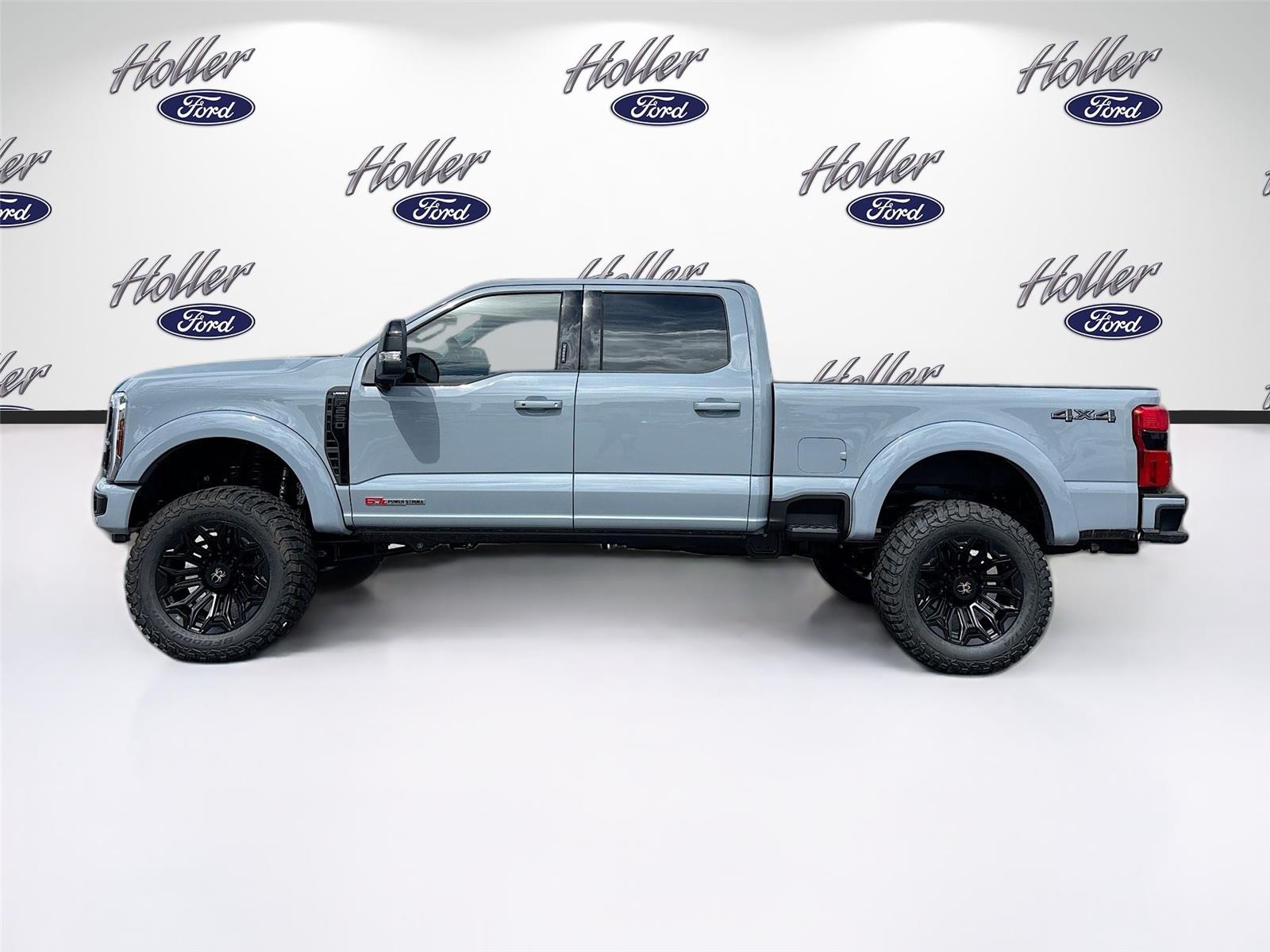 2026 Ford Super Duty F-250 SRW LARIAT Black Widow