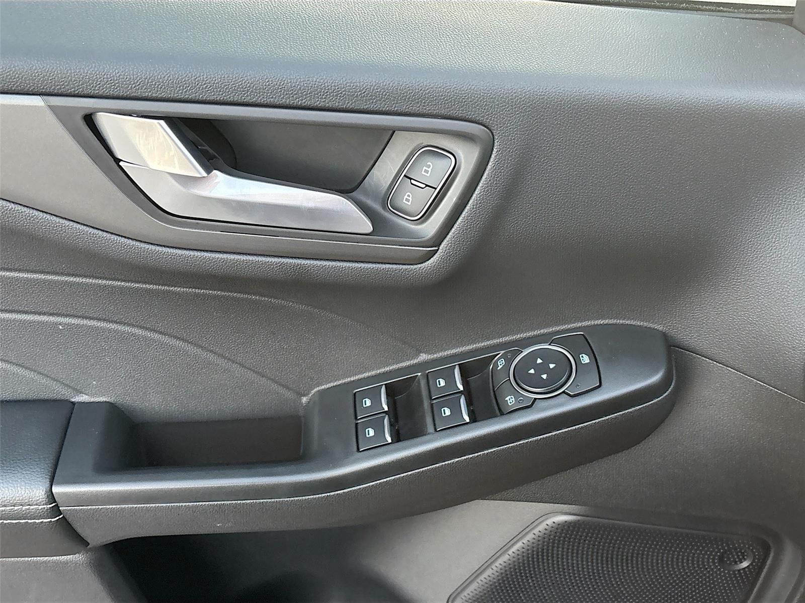 Ford Escape Plug-In Hybrid Base