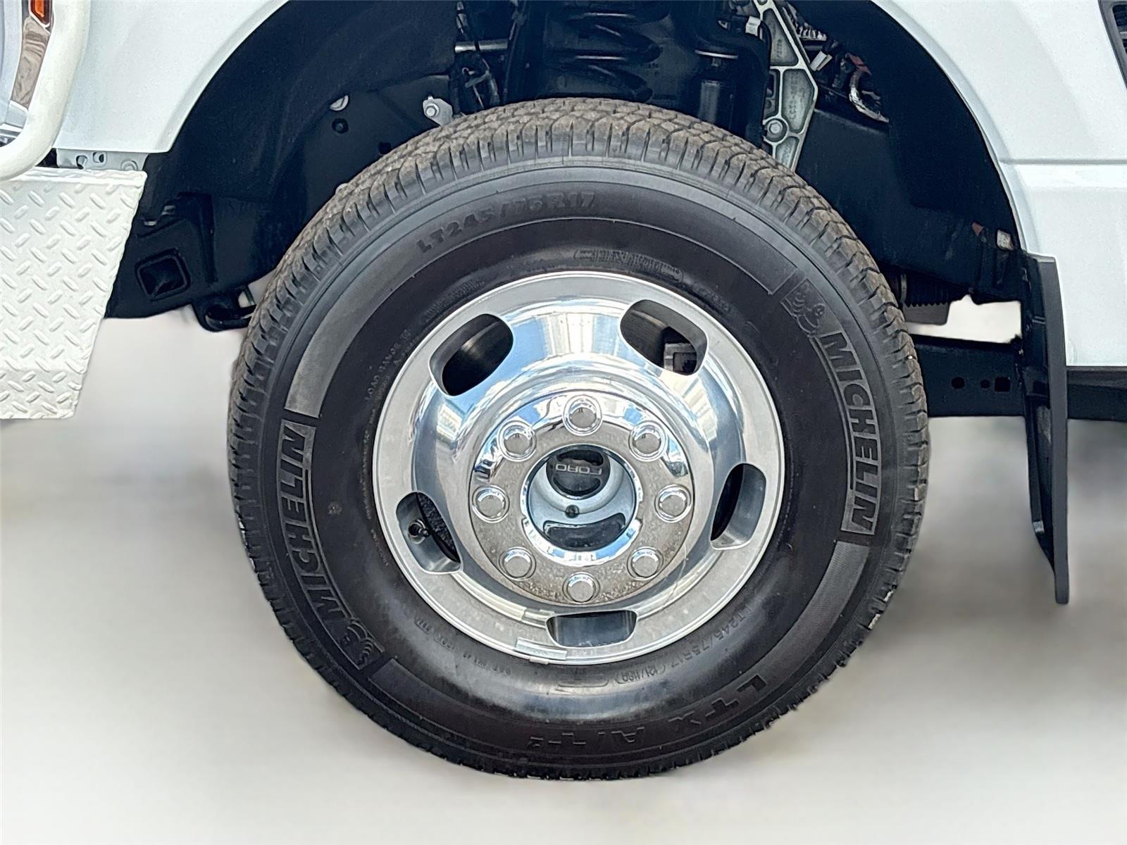 2025 Ford Super Duty F-350 DRW LARIAT