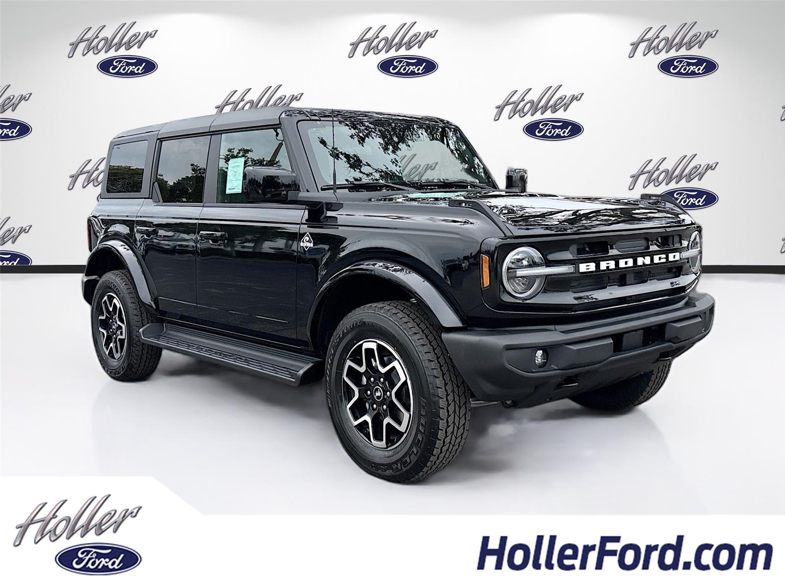 2025 Ford Bronco 4-Door Outer Banks's photo