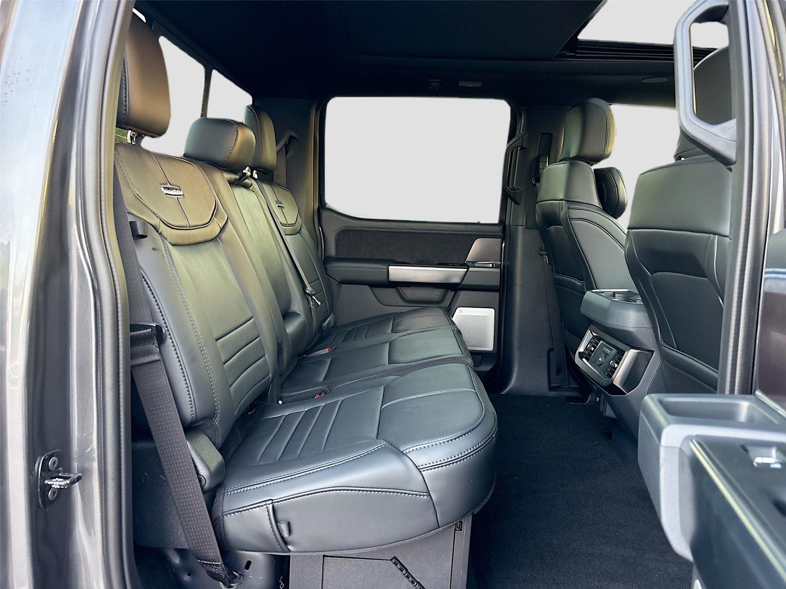 2026 Ford Super Duty F-250 SRW Platinum