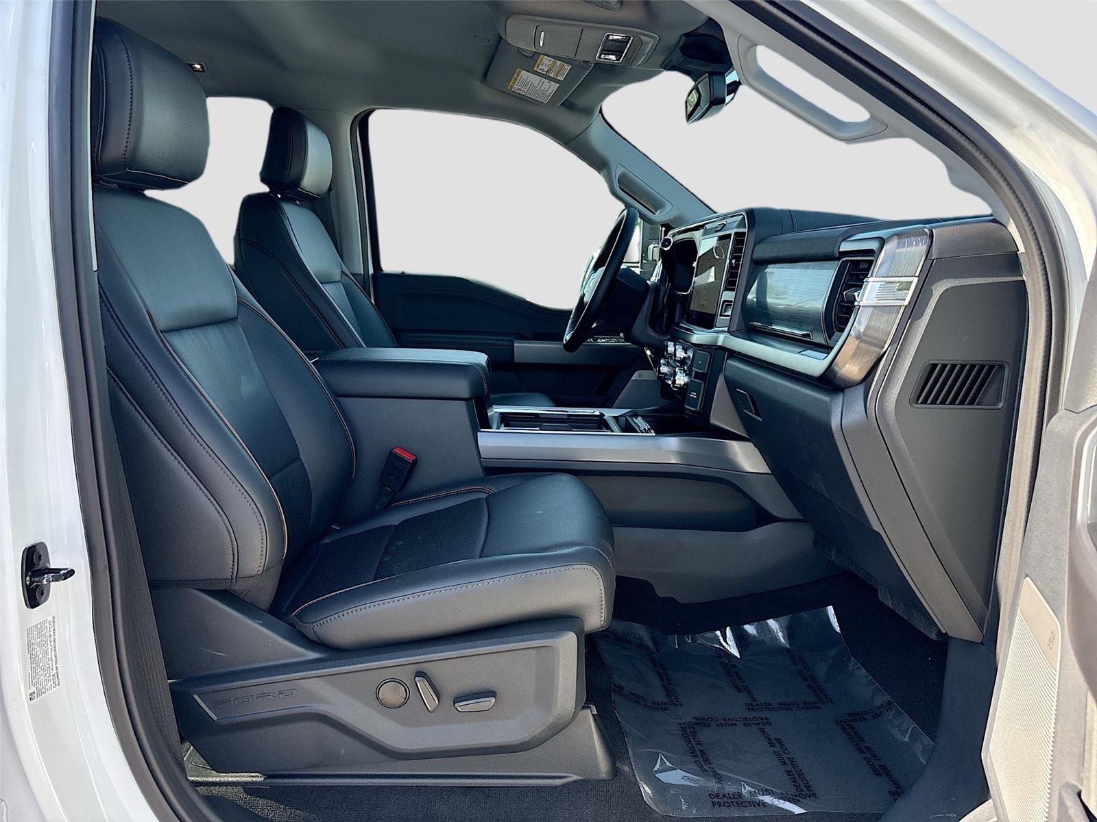 2025 Ford Super Duty F-450 DRW LARIAT