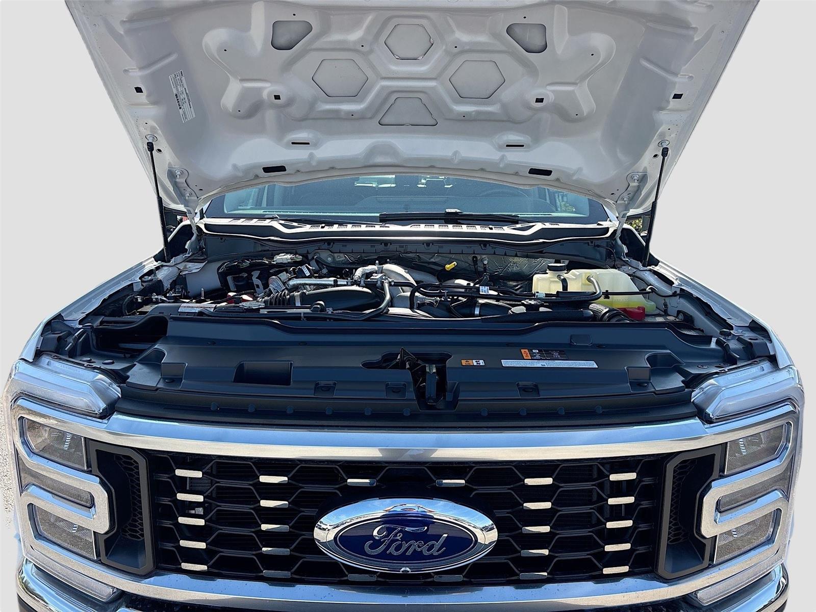 2025 Ford Super Duty F-450 DRW LARIAT