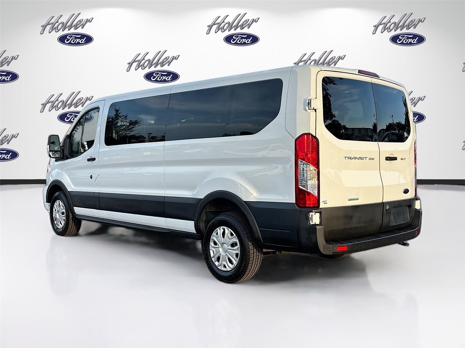 2023 Ford Transit Passenger Wagon XLT