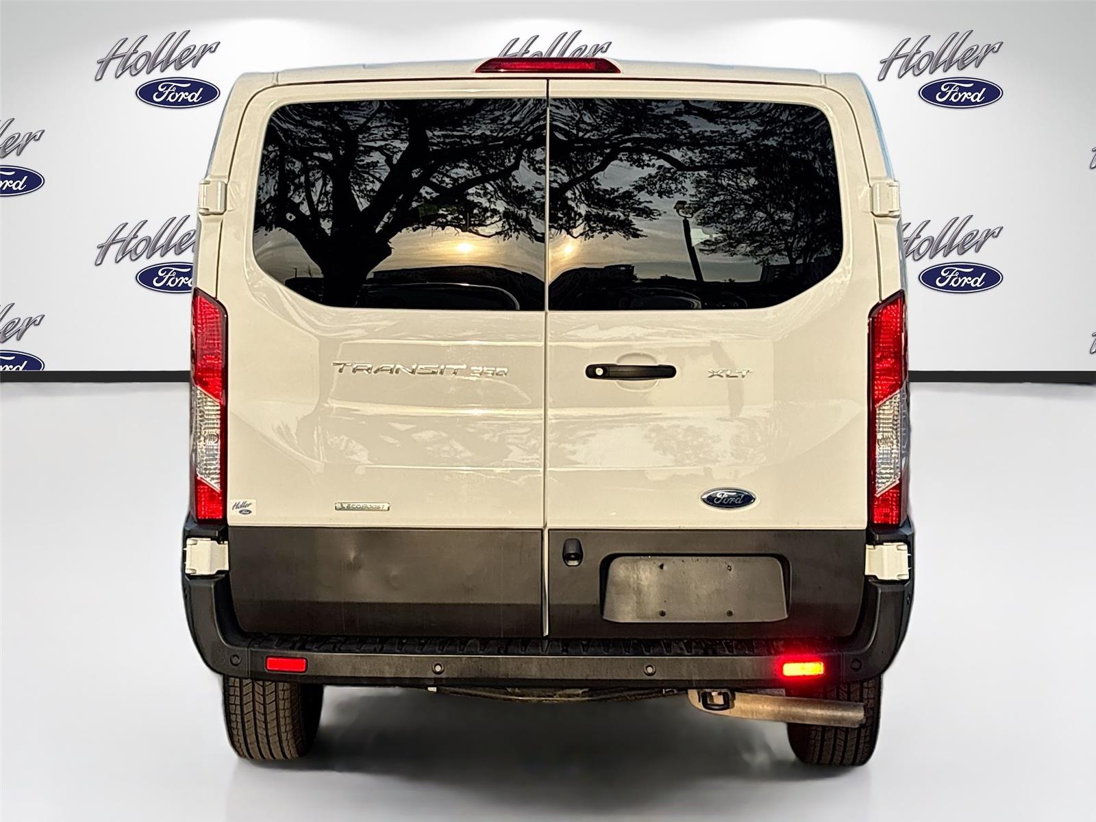 2023 Ford Transit Passenger Wagon XLT