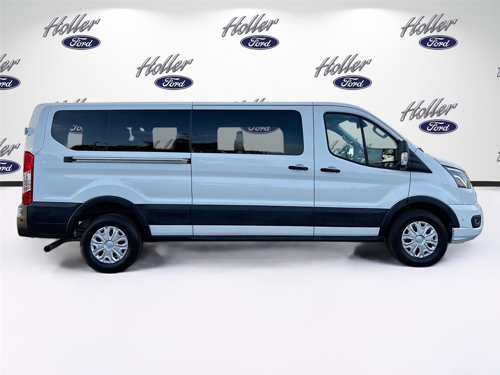 2023 Ford Transit Passenger Wagon XLT