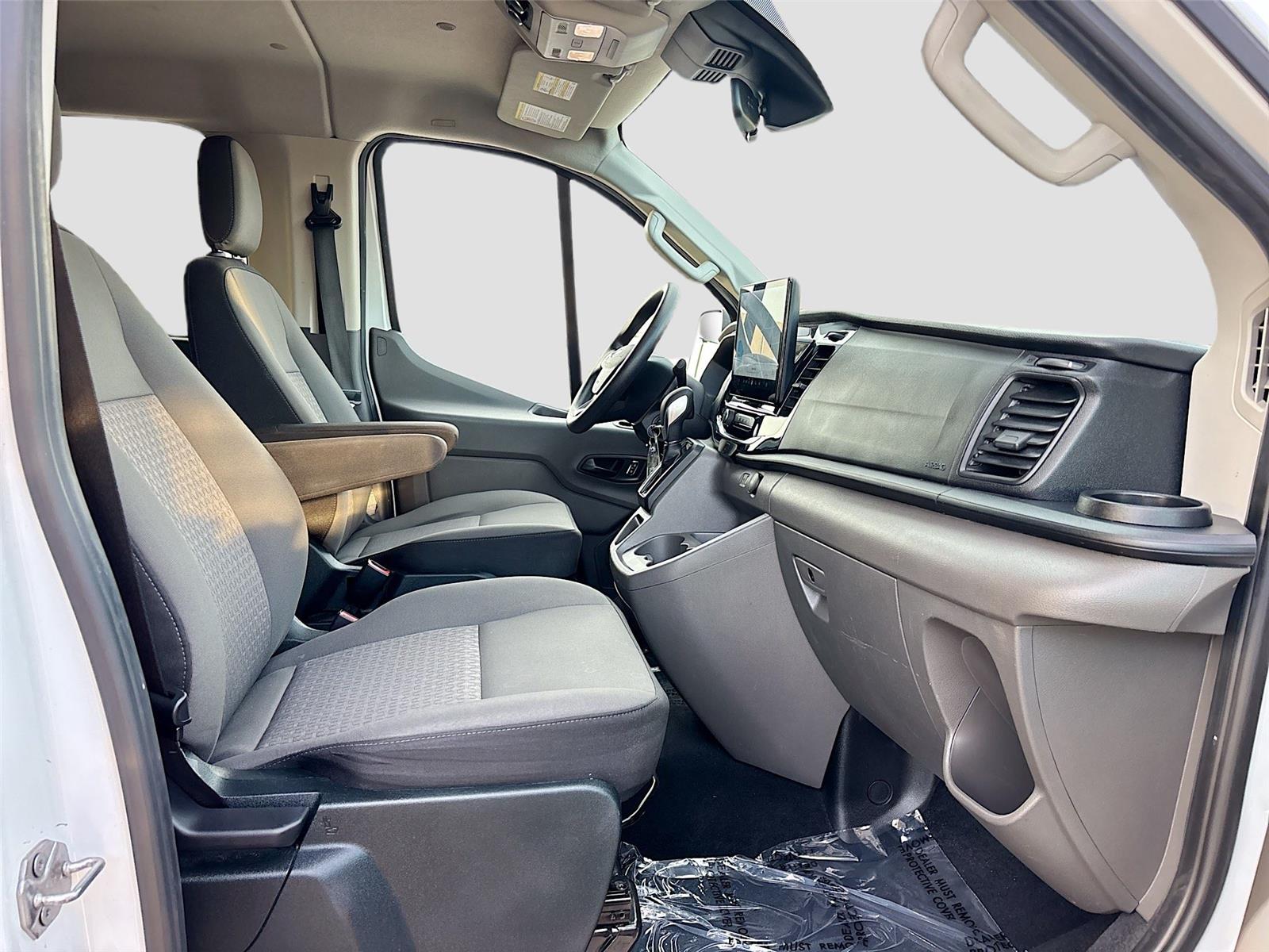 2023 Ford Transit Passenger Wagon XLT