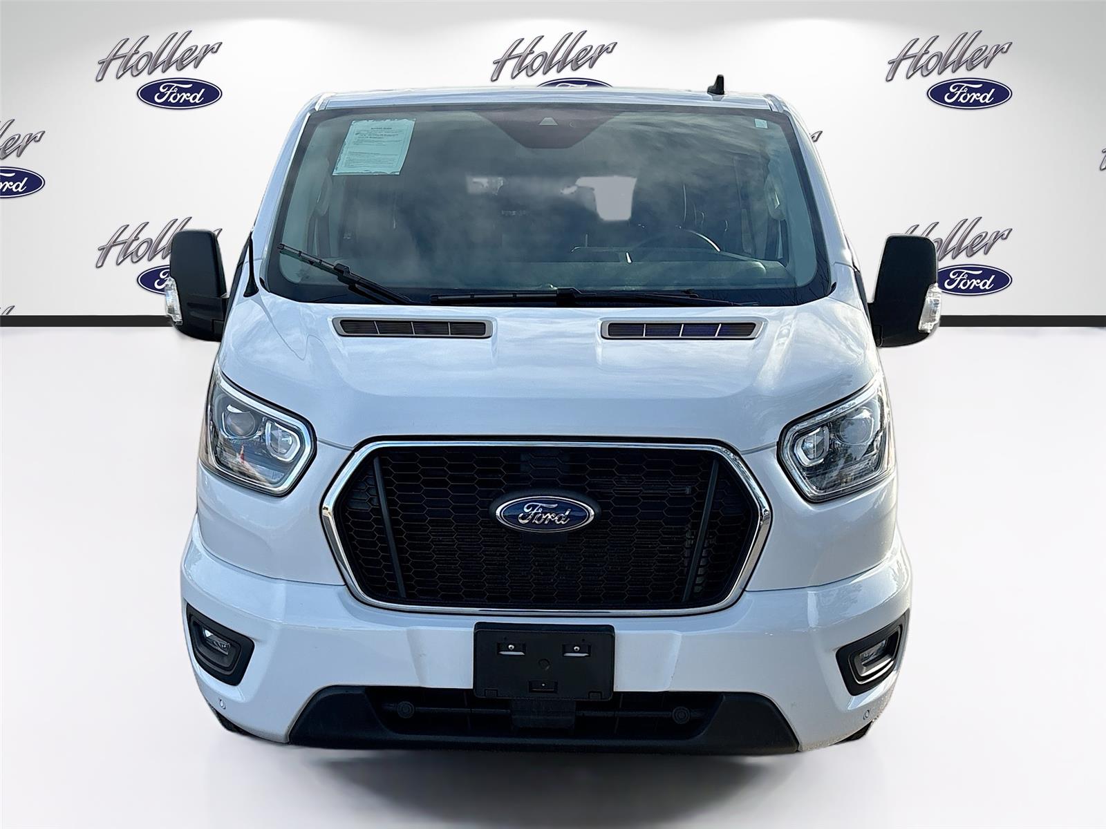 2023 Ford Transit Passenger Wagon XLT