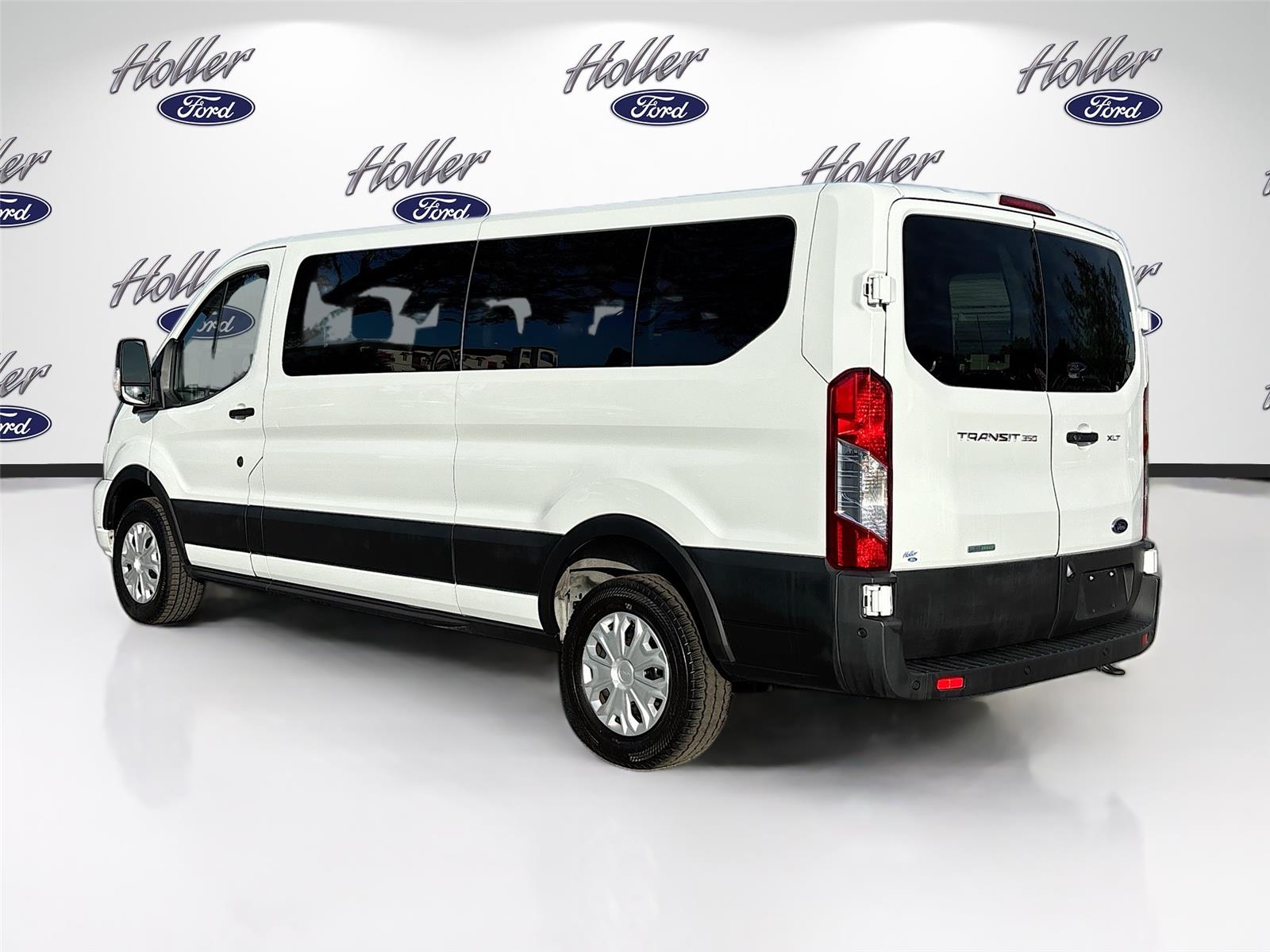 2023 Ford Transit Passenger Wagon XLT