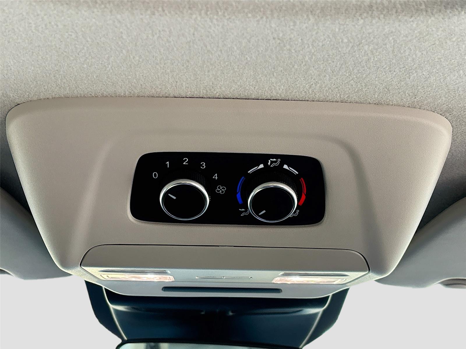 2023 Ford Transit Passenger Wagon XLT