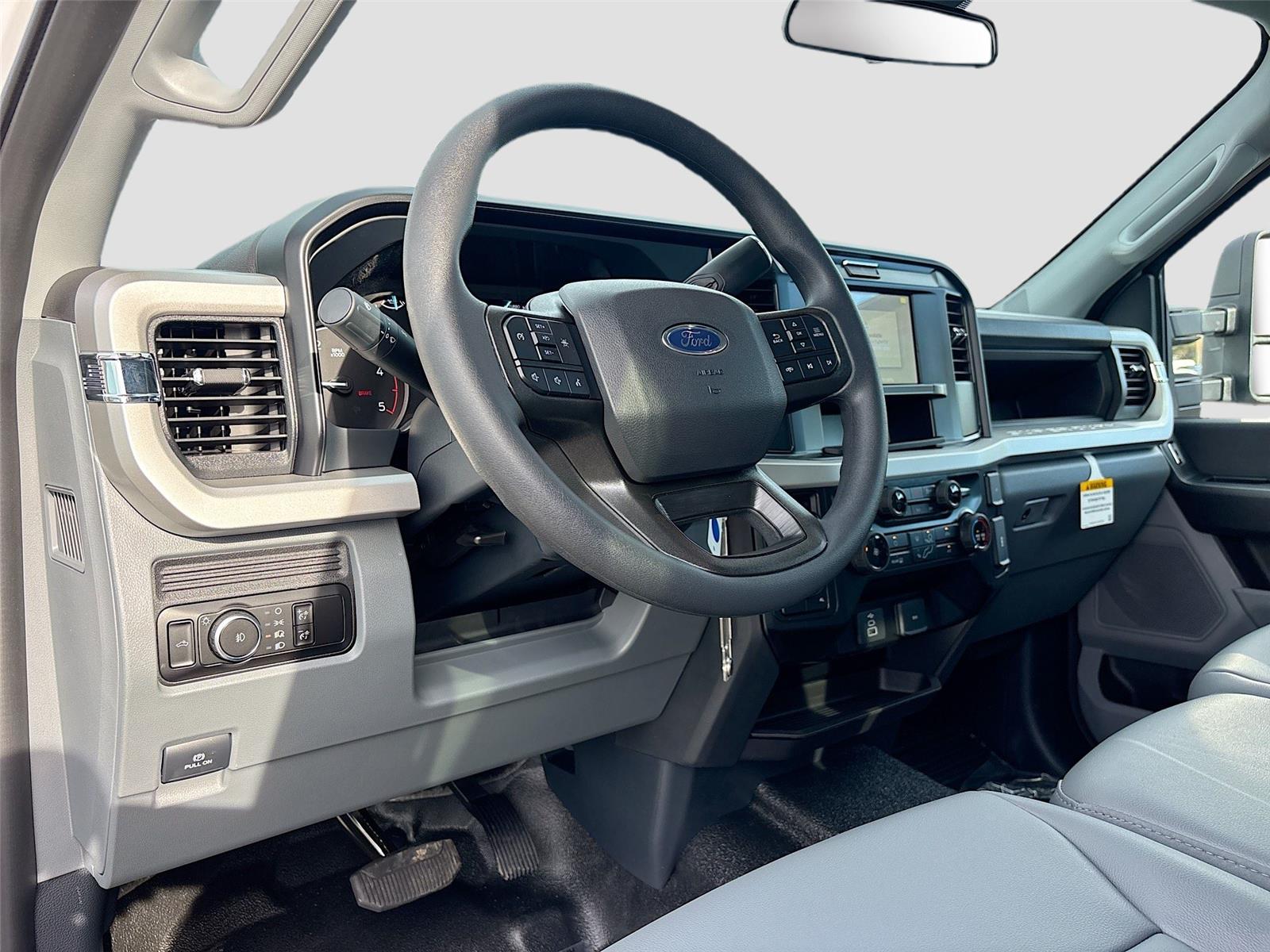 2026 Ford Super Duty F-550 DRW XL