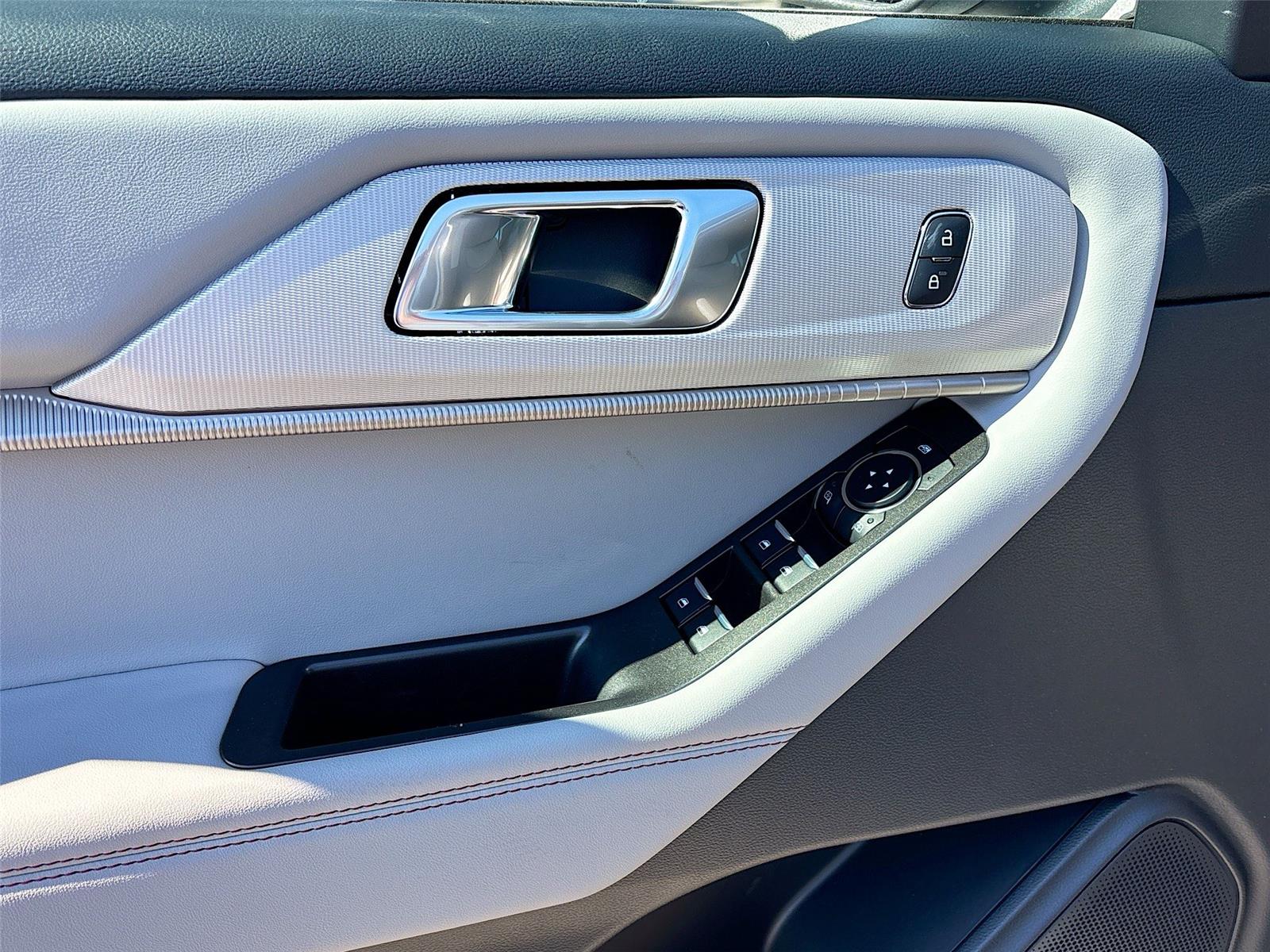 2026 Ford Explorer Active w/100A Pkg