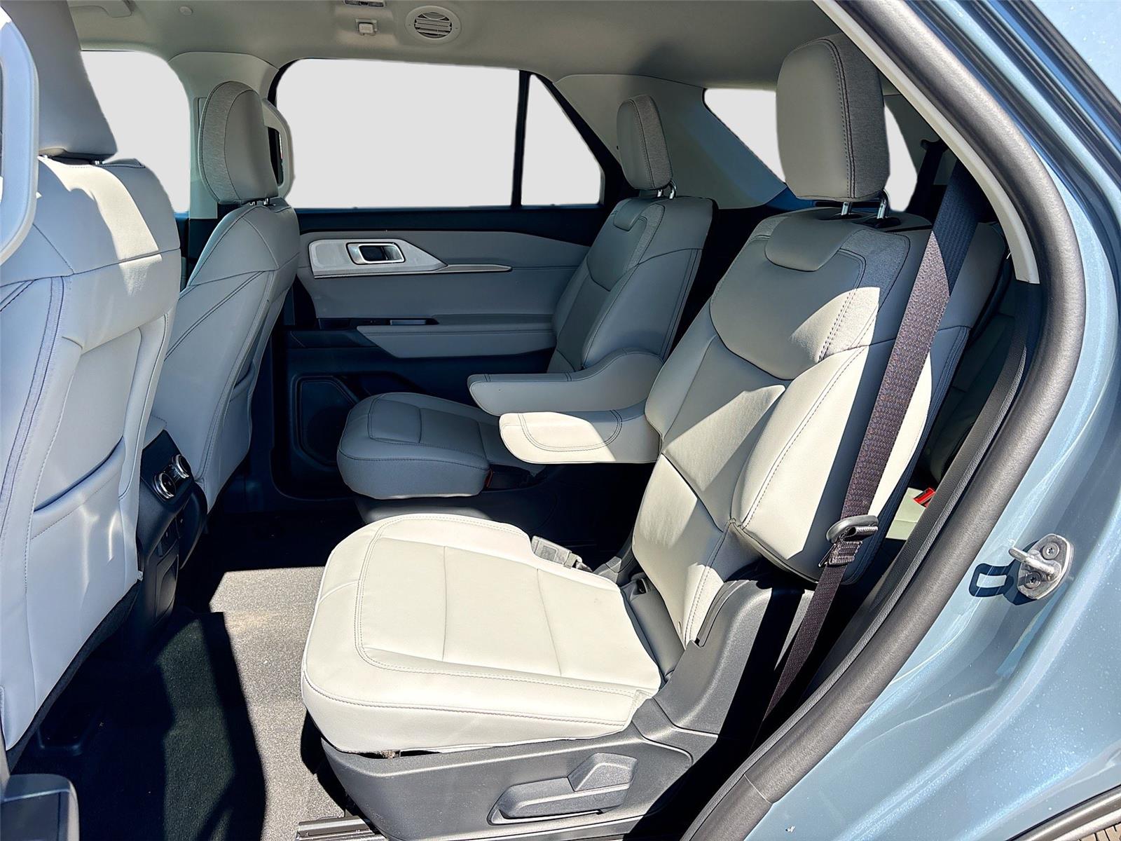 2026 Ford Explorer Active w/100A Pkg