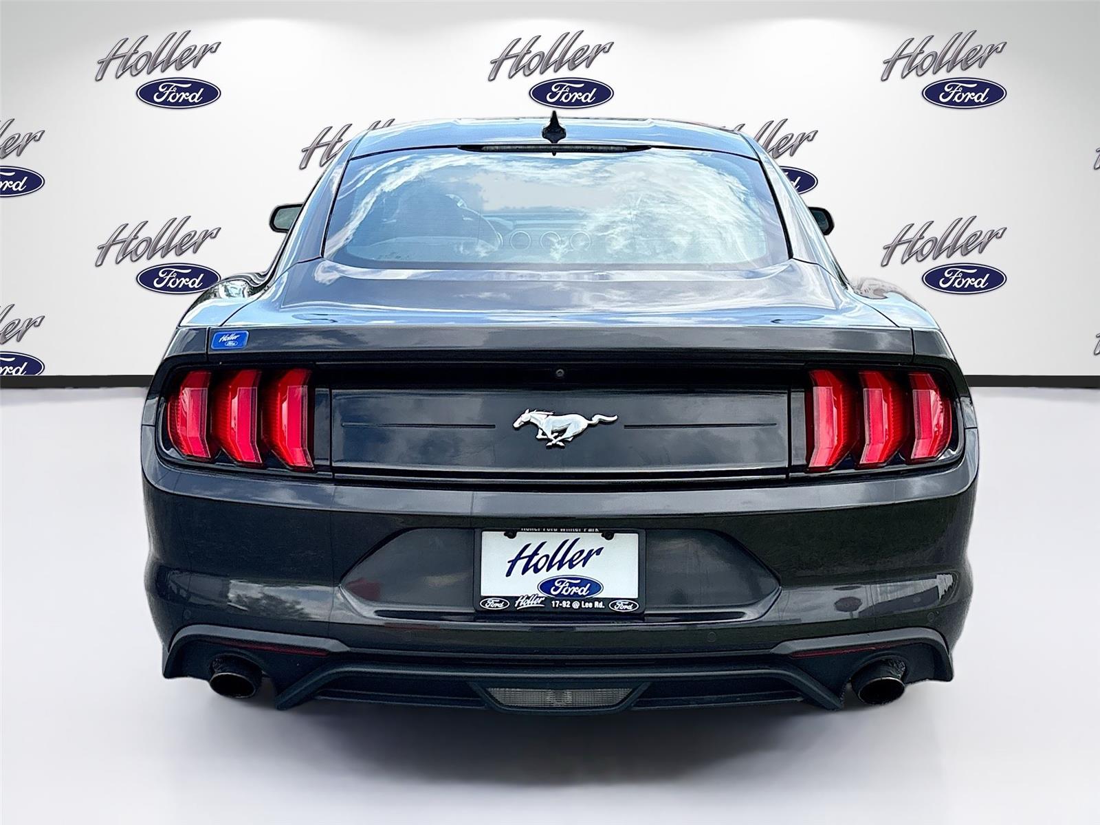 2022 Ford Mustang EcoBoost