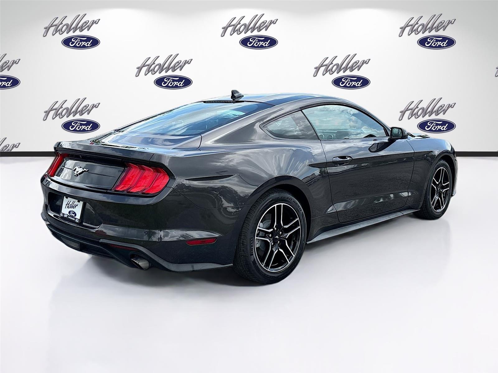 2022 Ford Mustang EcoBoost
