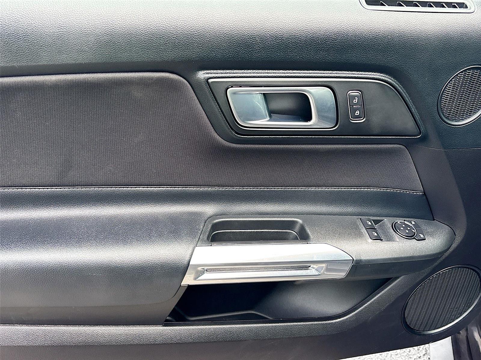 2022 Ford Mustang EcoBoost