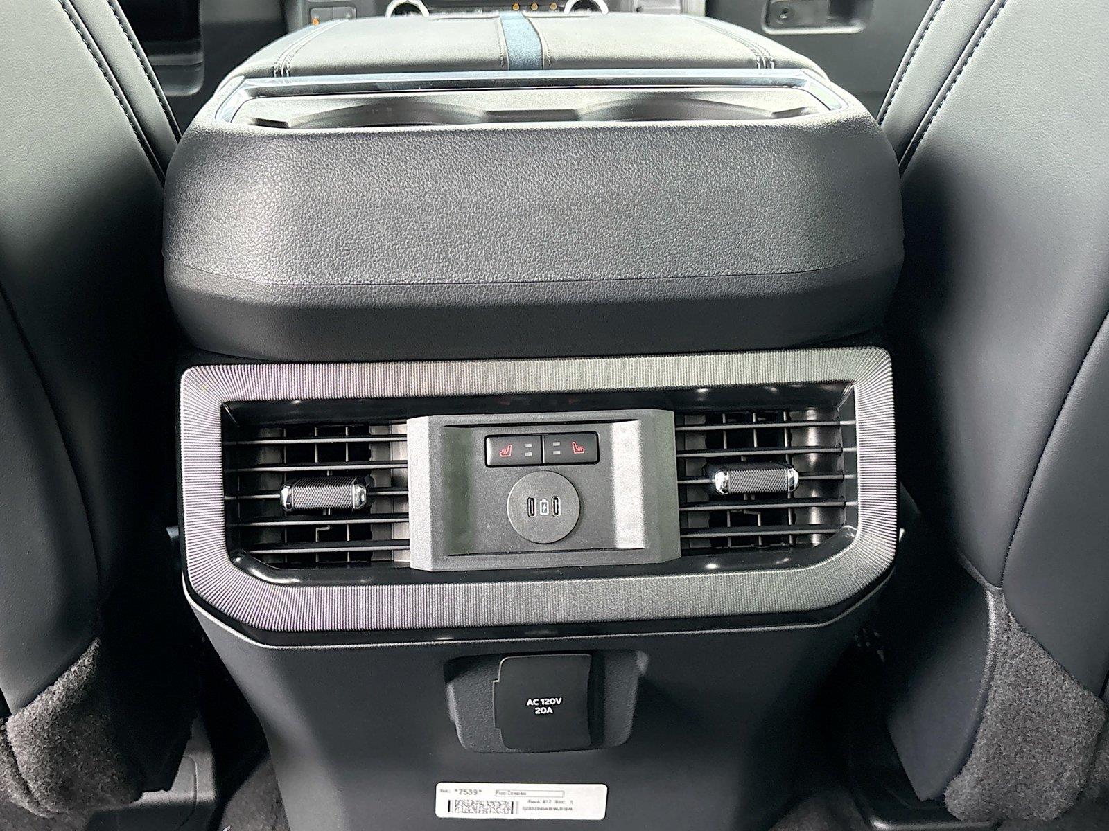2026 Ford Super Duty F-350 SRW Platinum