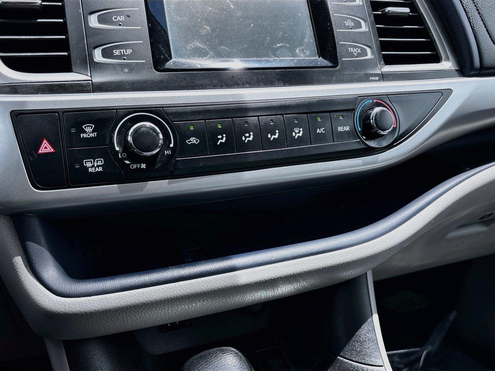 2015 Toyota Highlander LE