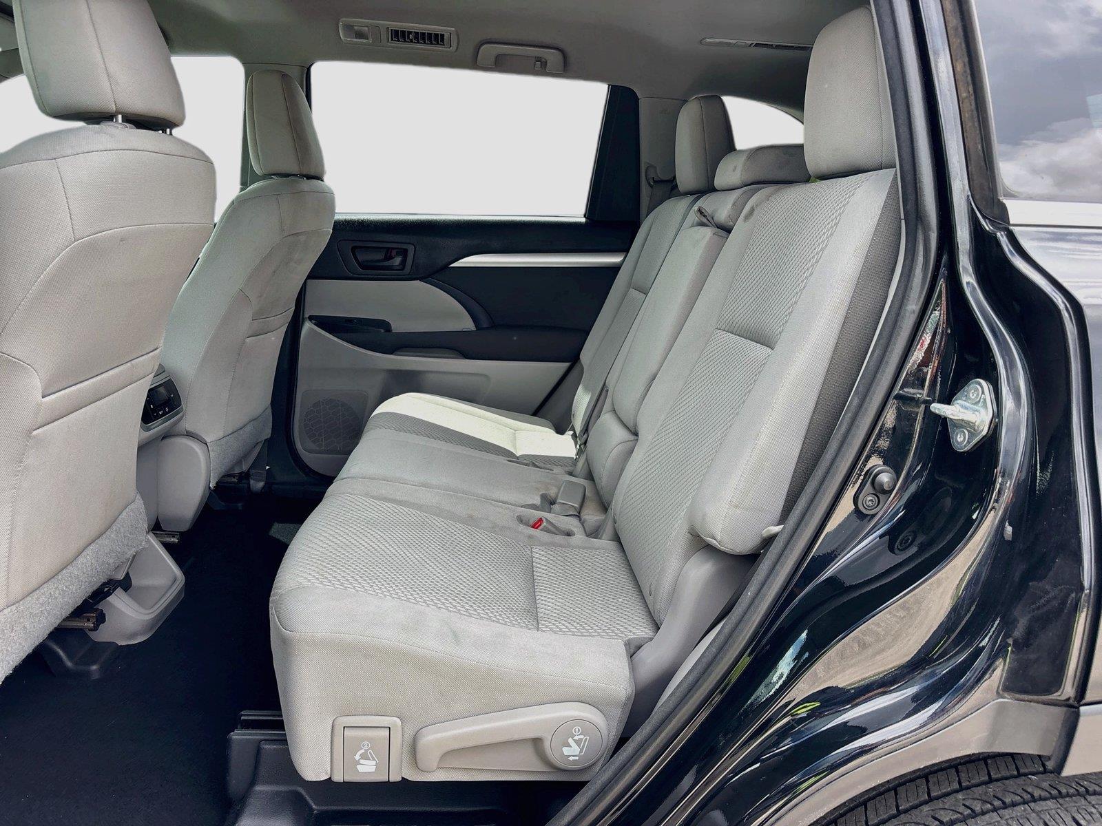 2015 Toyota Highlander LE