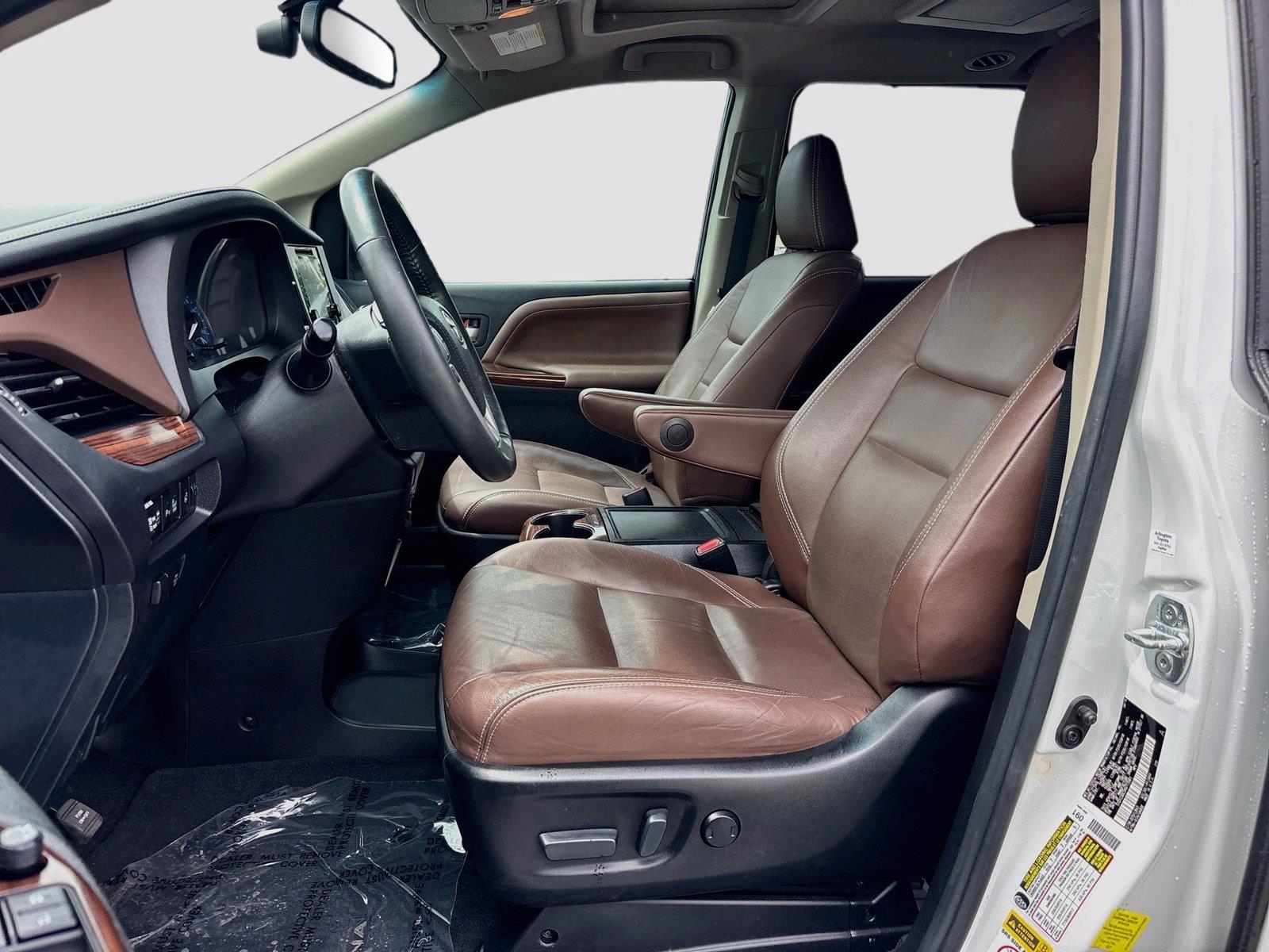 2017 Toyota Sienna Limited Premium 7-Passenger