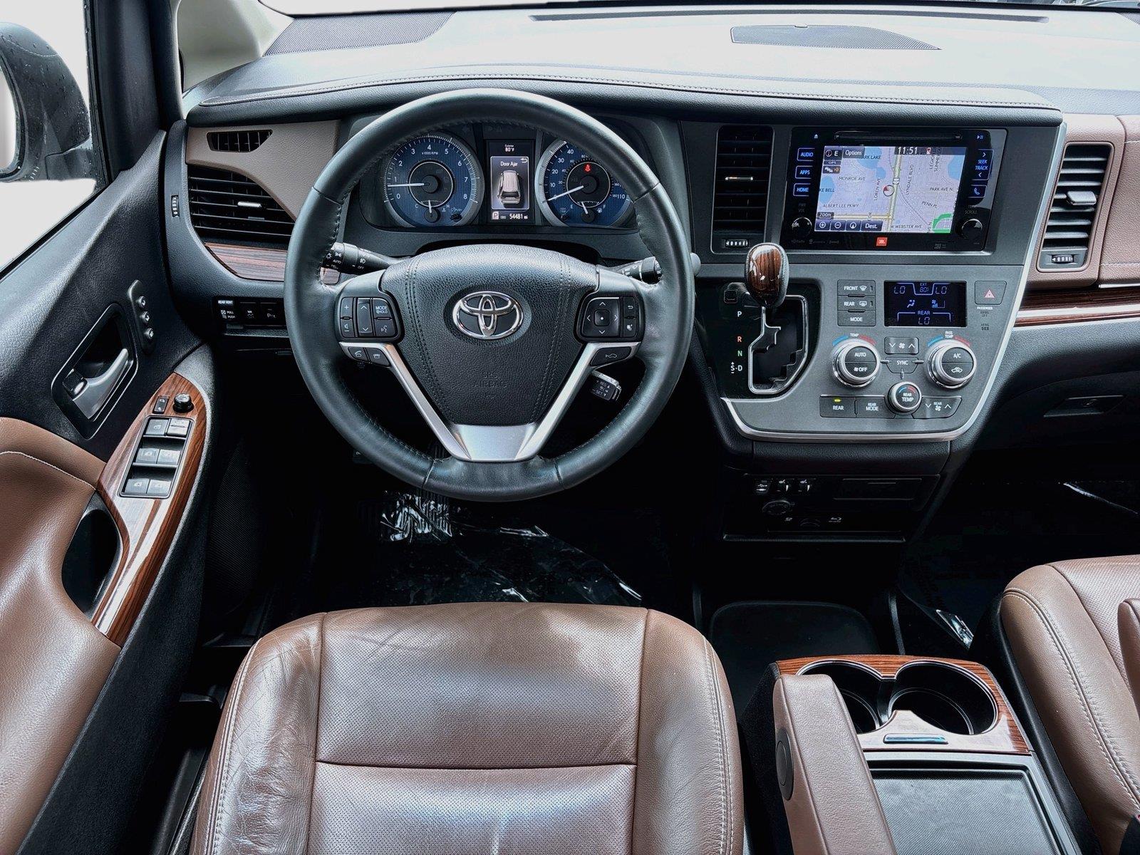 2017 Toyota Sienna Limited Premium 7-Passenger