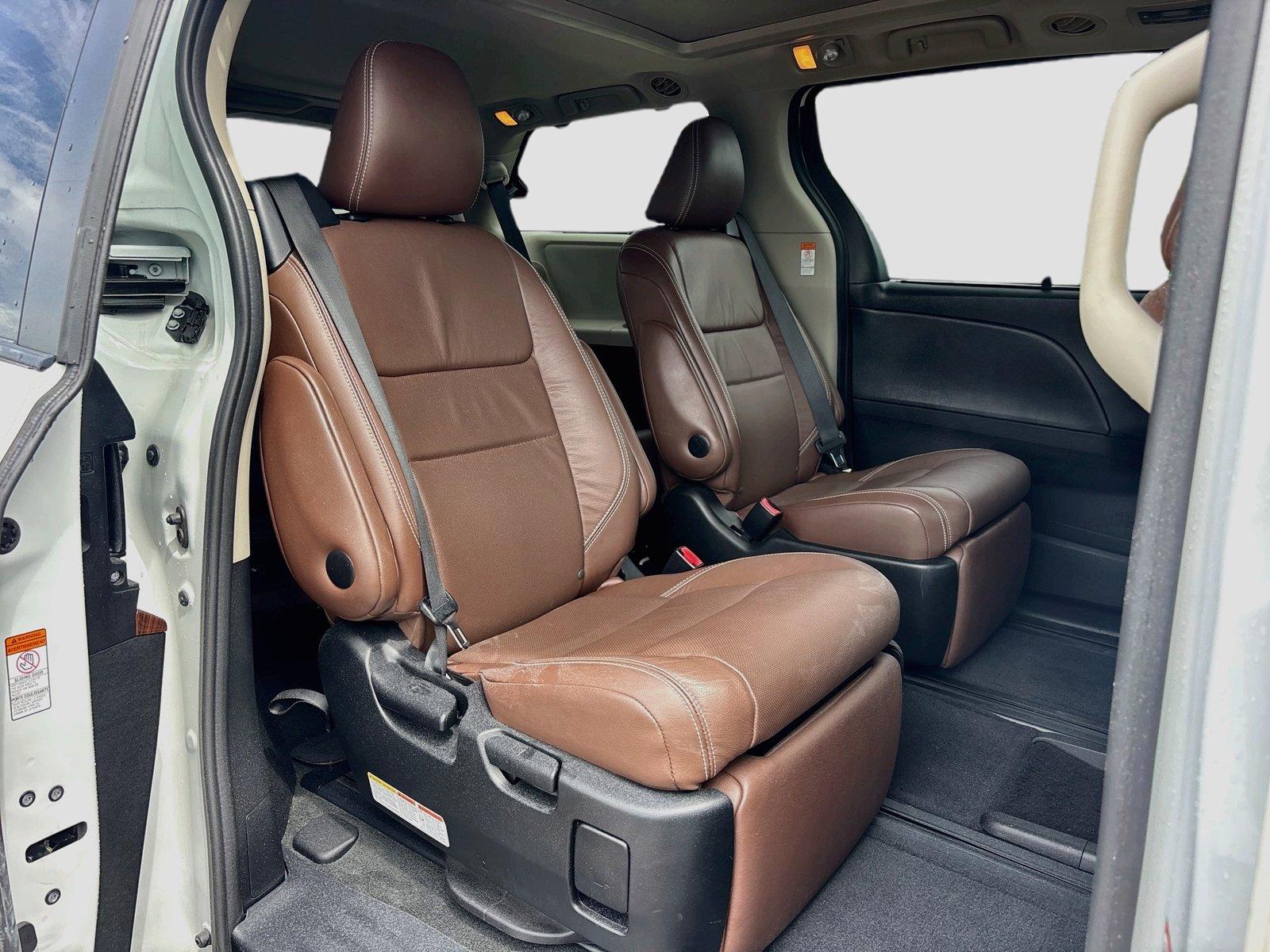 2017 Toyota Sienna Limited Premium 7-Passenger