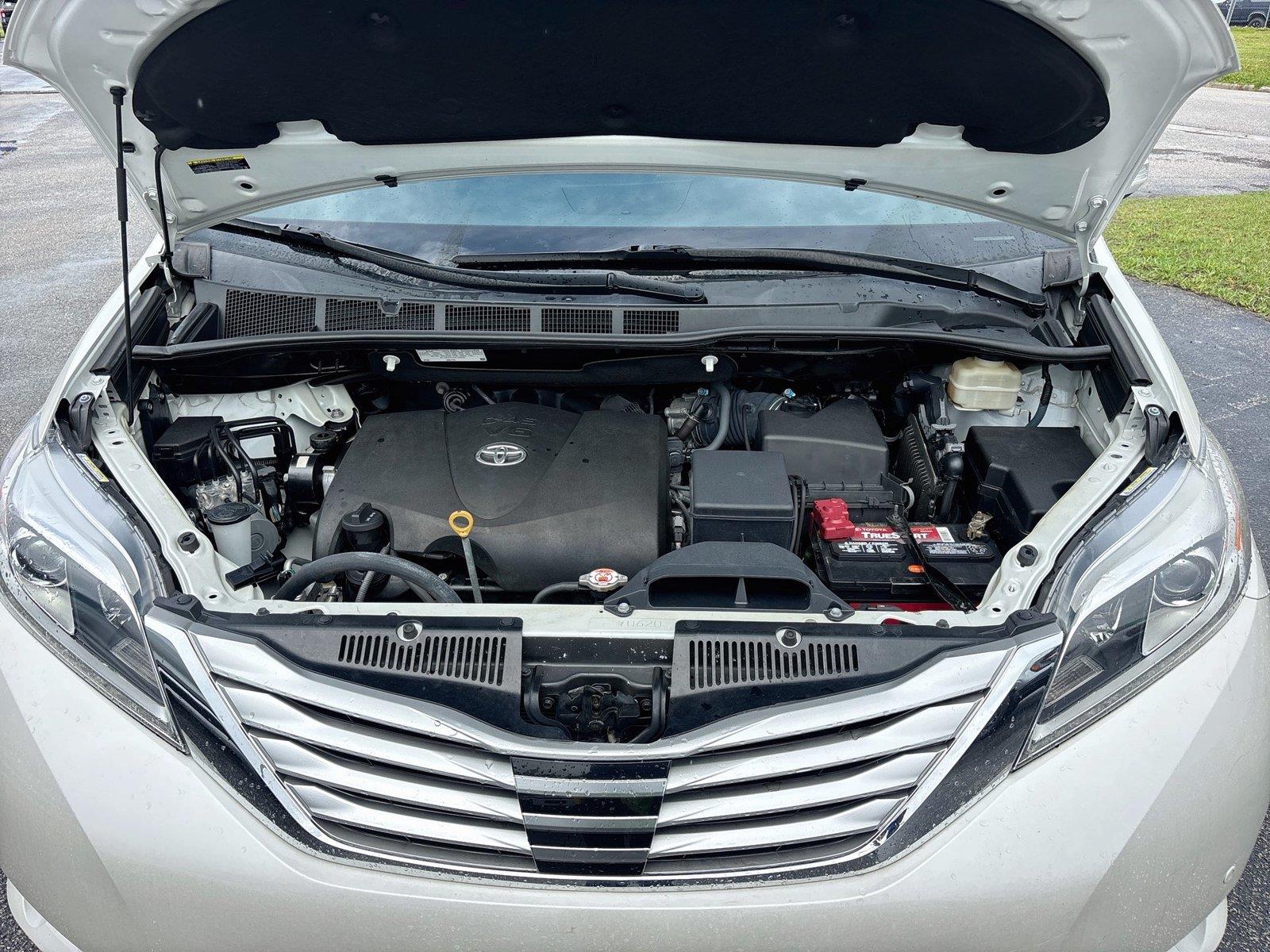 2017 Toyota Sienna Limited Premium 7-Passenger
