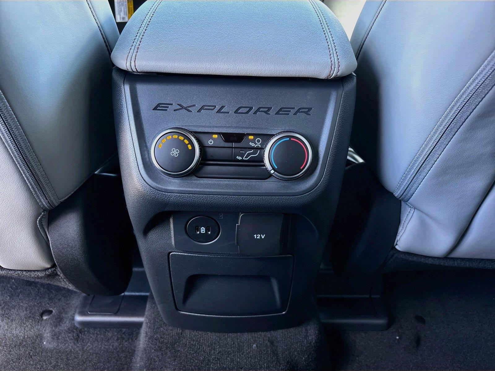 2027 Ford Explorer Active w/200A Pkg