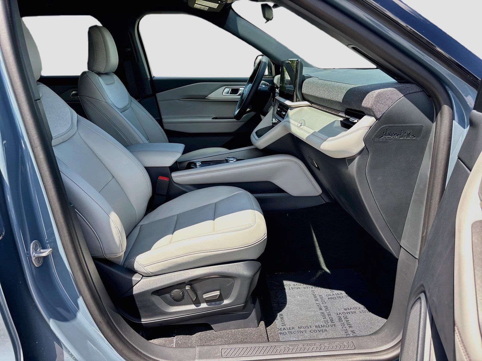 2027 Ford Explorer Active w/200A Pkg