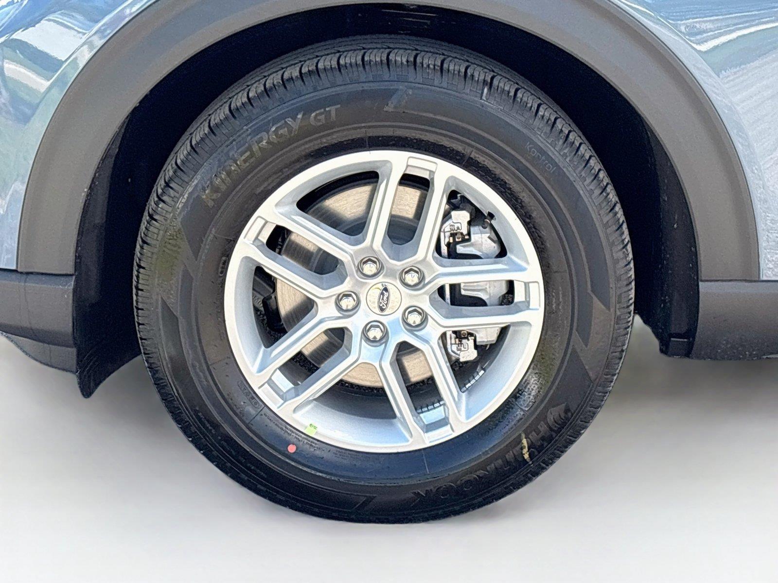 2027 Ford Explorer Active w/200A Pkg