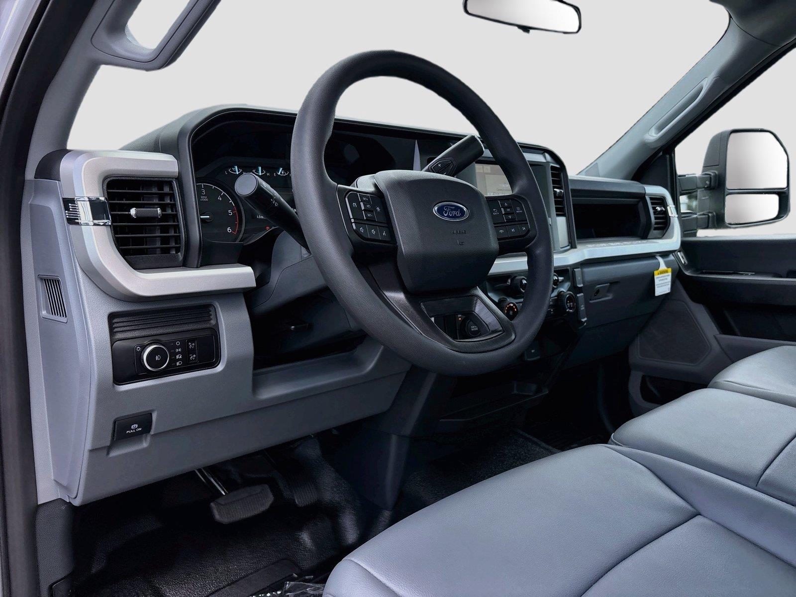 2026 Ford Super Duty F-450 DRW XL