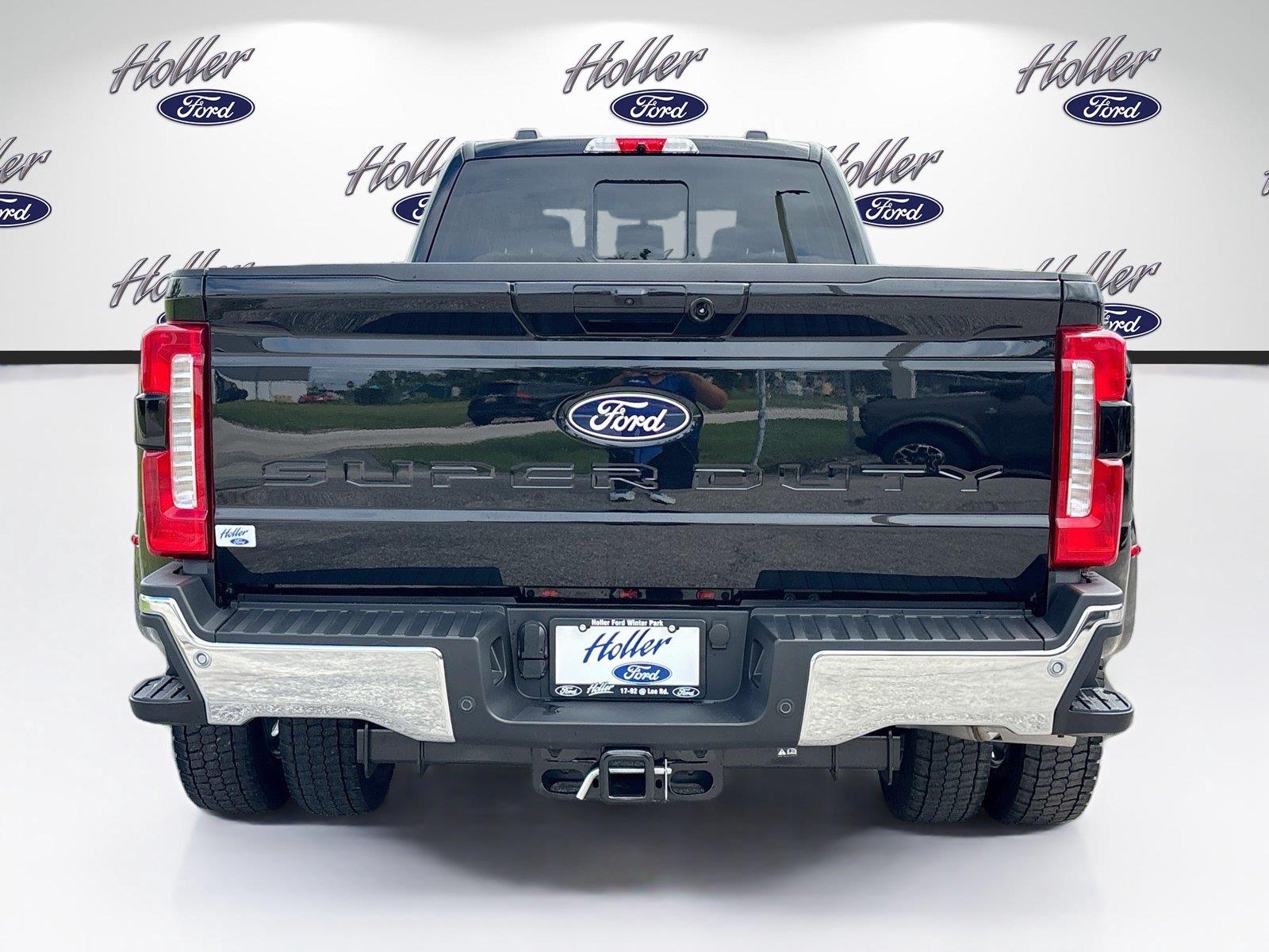 2027 Ford Super Duty F-450 DRW LARIAT
