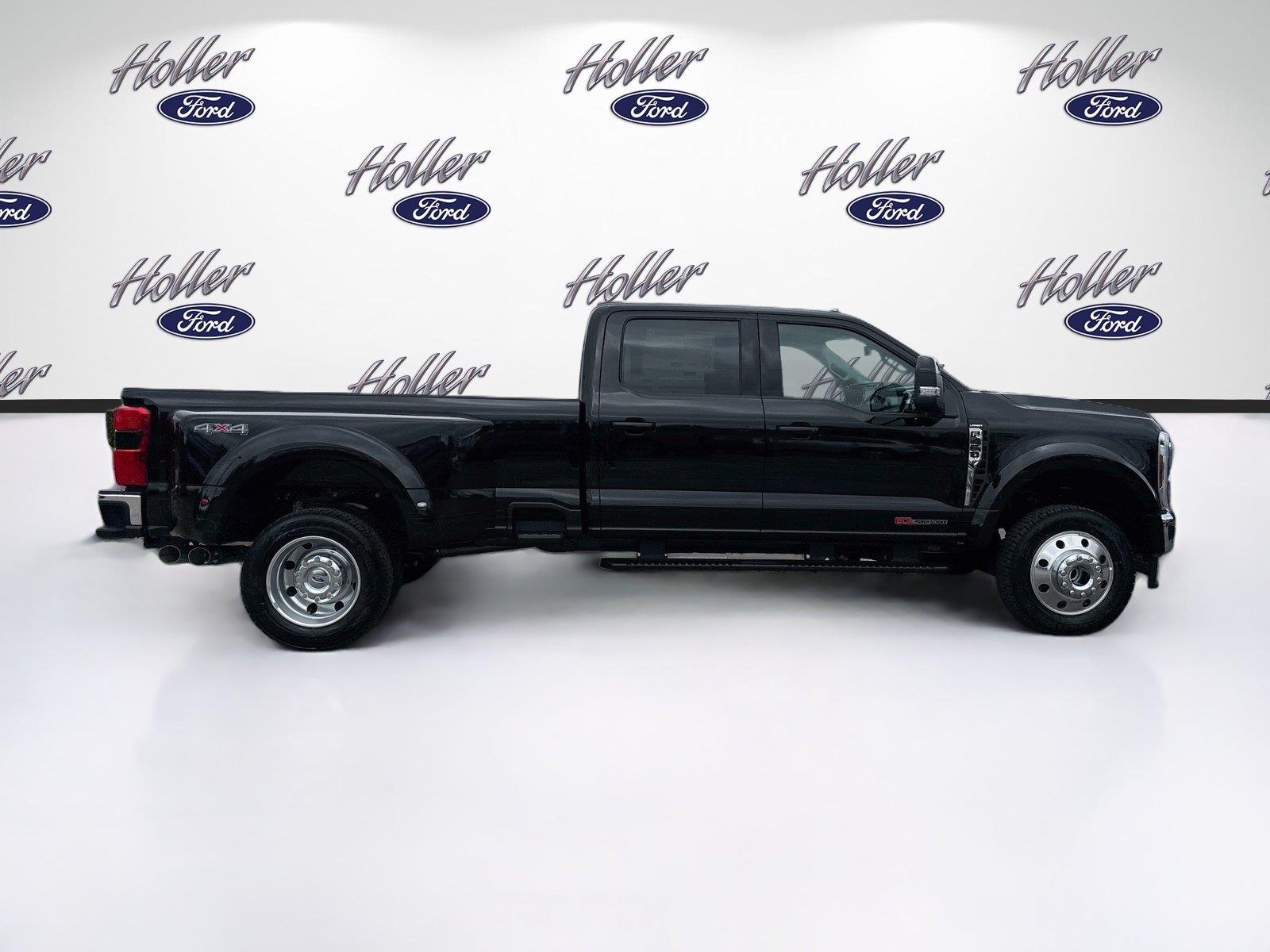 2027 Ford Super Duty F-450 DRW LARIAT