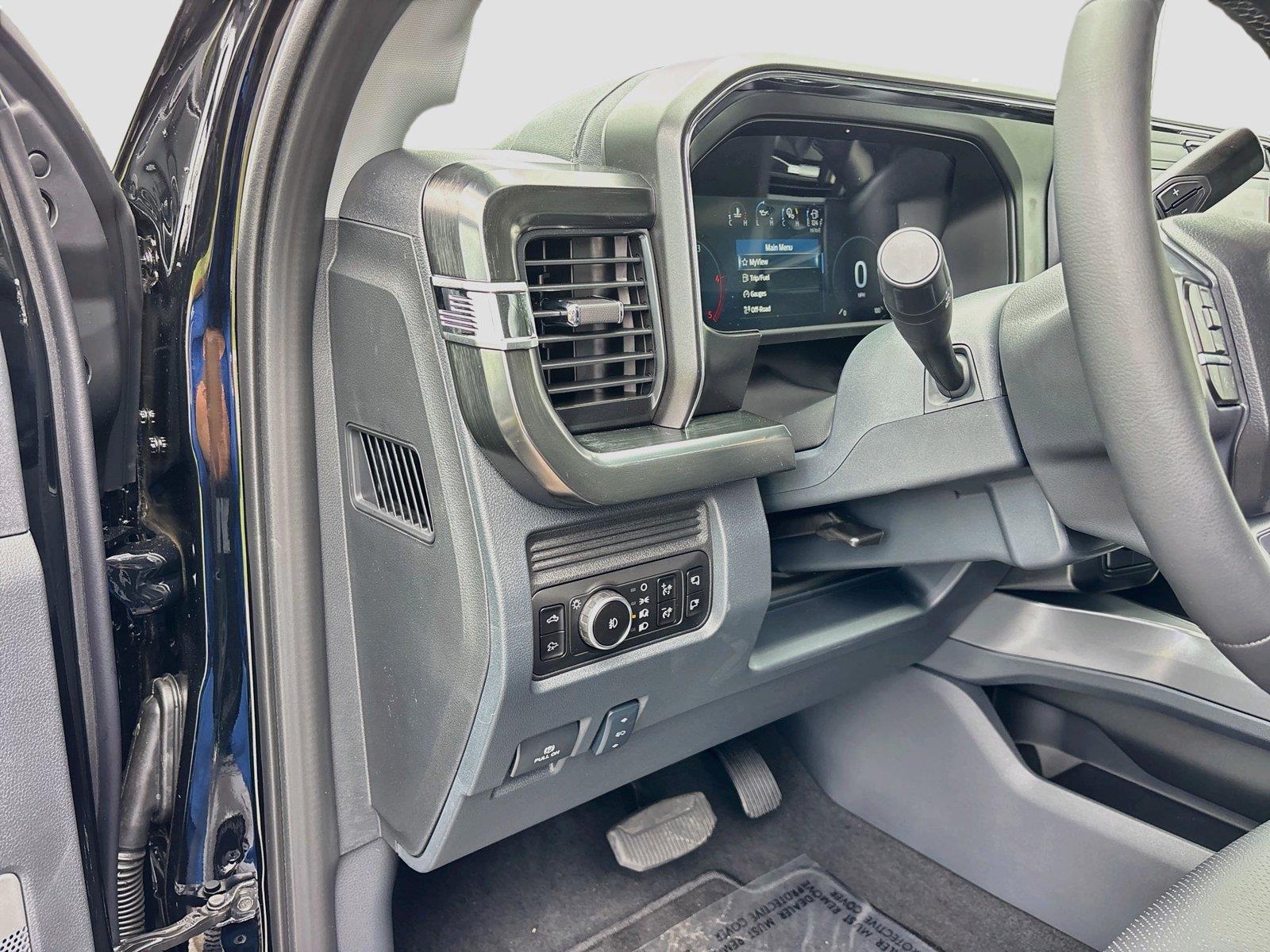 2027 Ford Super Duty F-450 DRW LARIAT