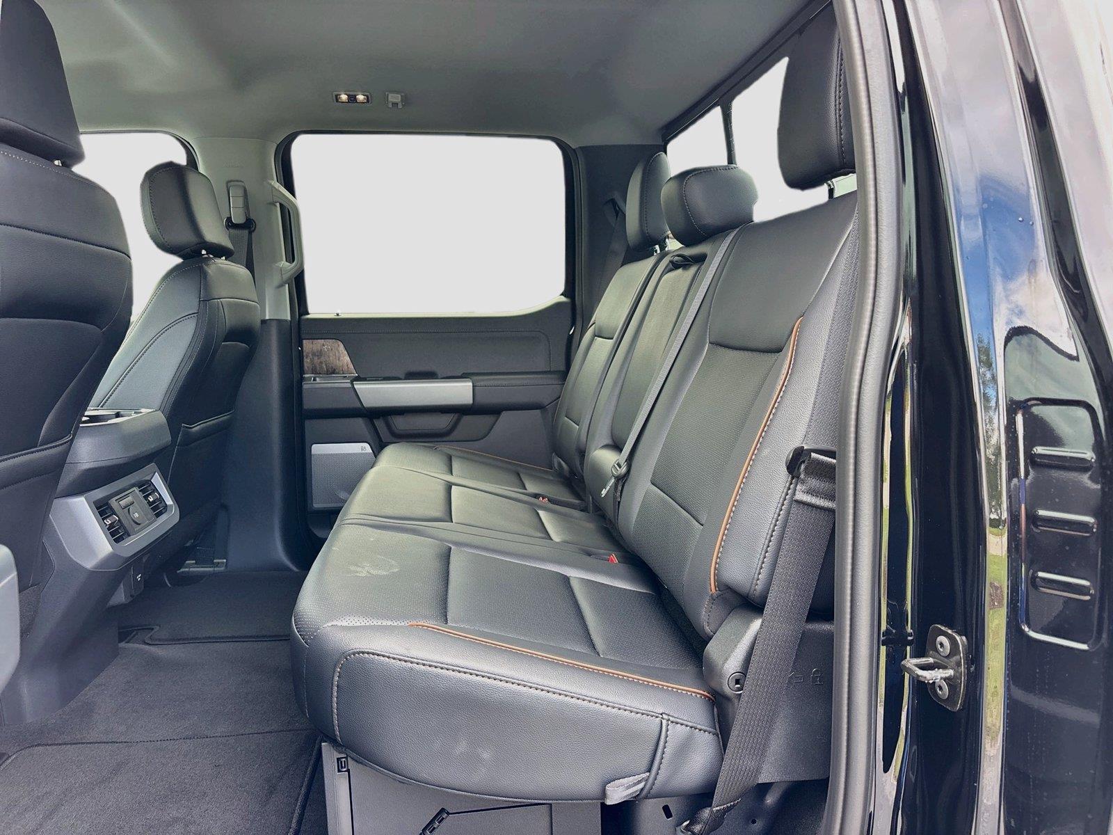 2027 Ford Super Duty F-450 DRW LARIAT