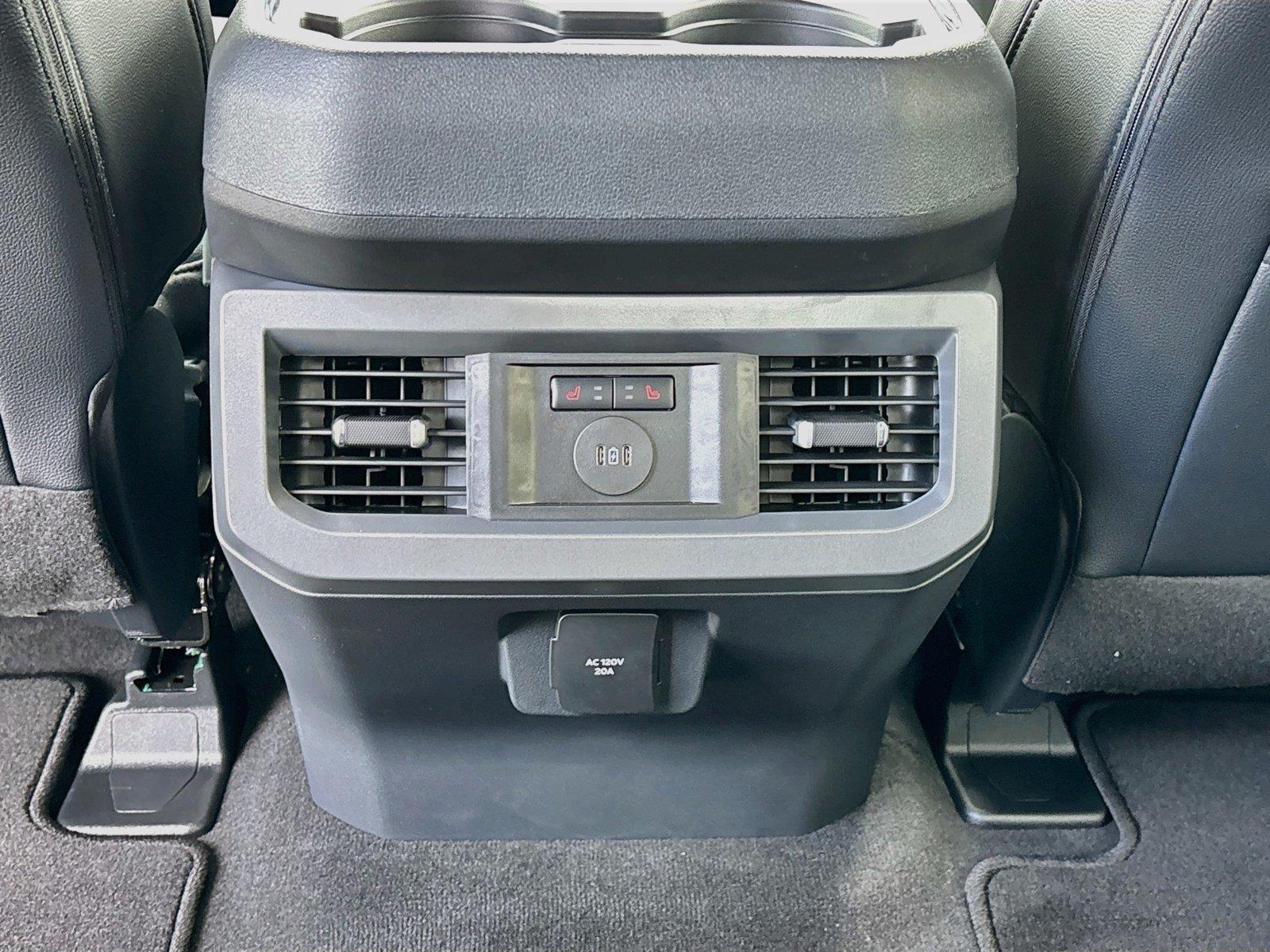 2027 Ford Super Duty F-450 DRW LARIAT
