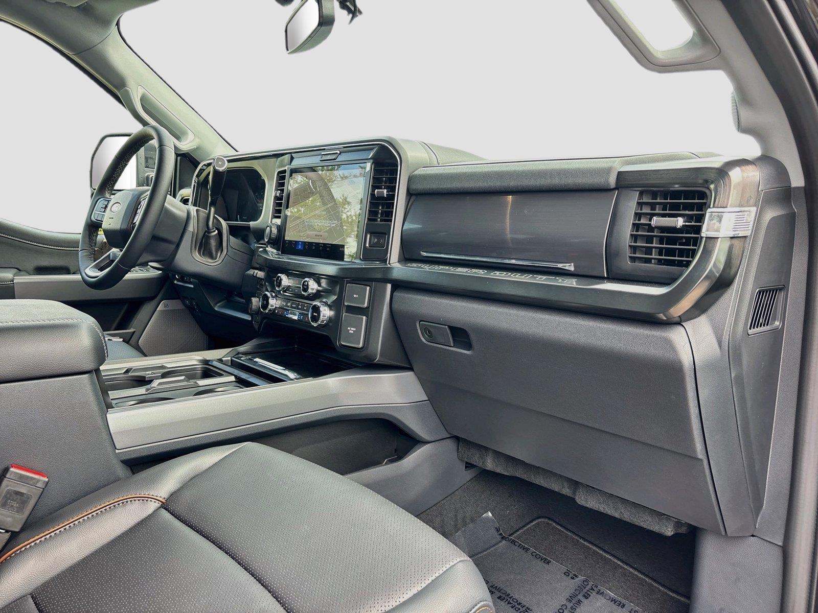 2027 Ford Super Duty F-450 DRW LARIAT