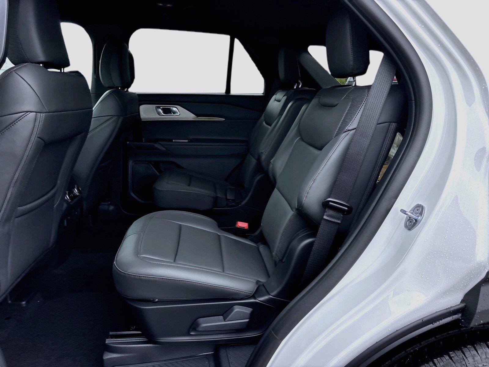 2027 Ford Explorer Active w/200A Pkg