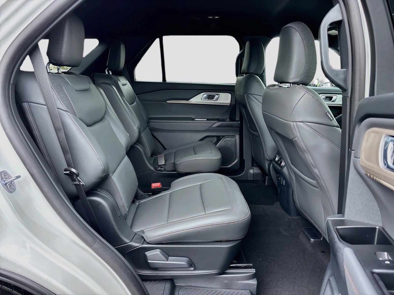 2027 Ford Explorer Active w/200A Pkg