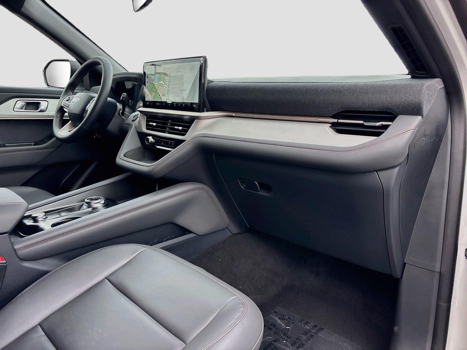 2027 Ford Explorer Active w/200A Pkg