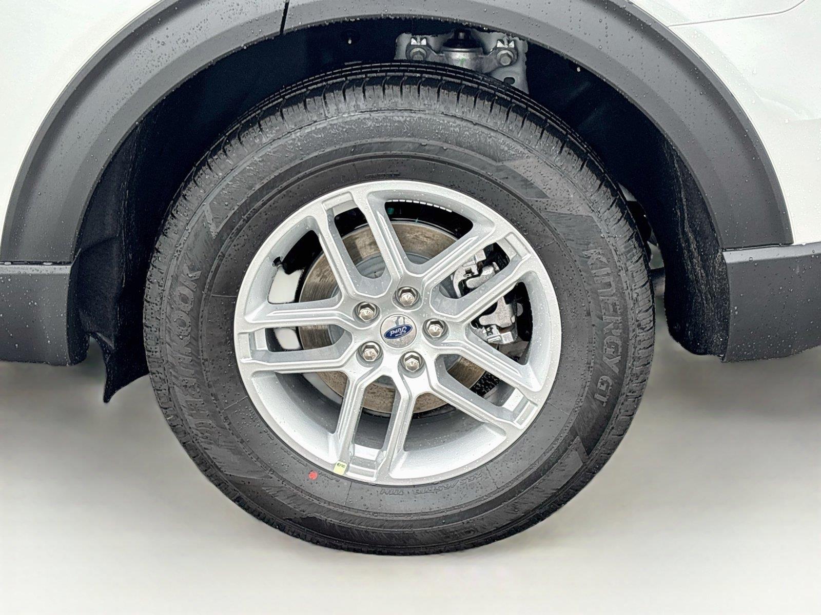 2027 Ford Explorer Active w/200A Pkg